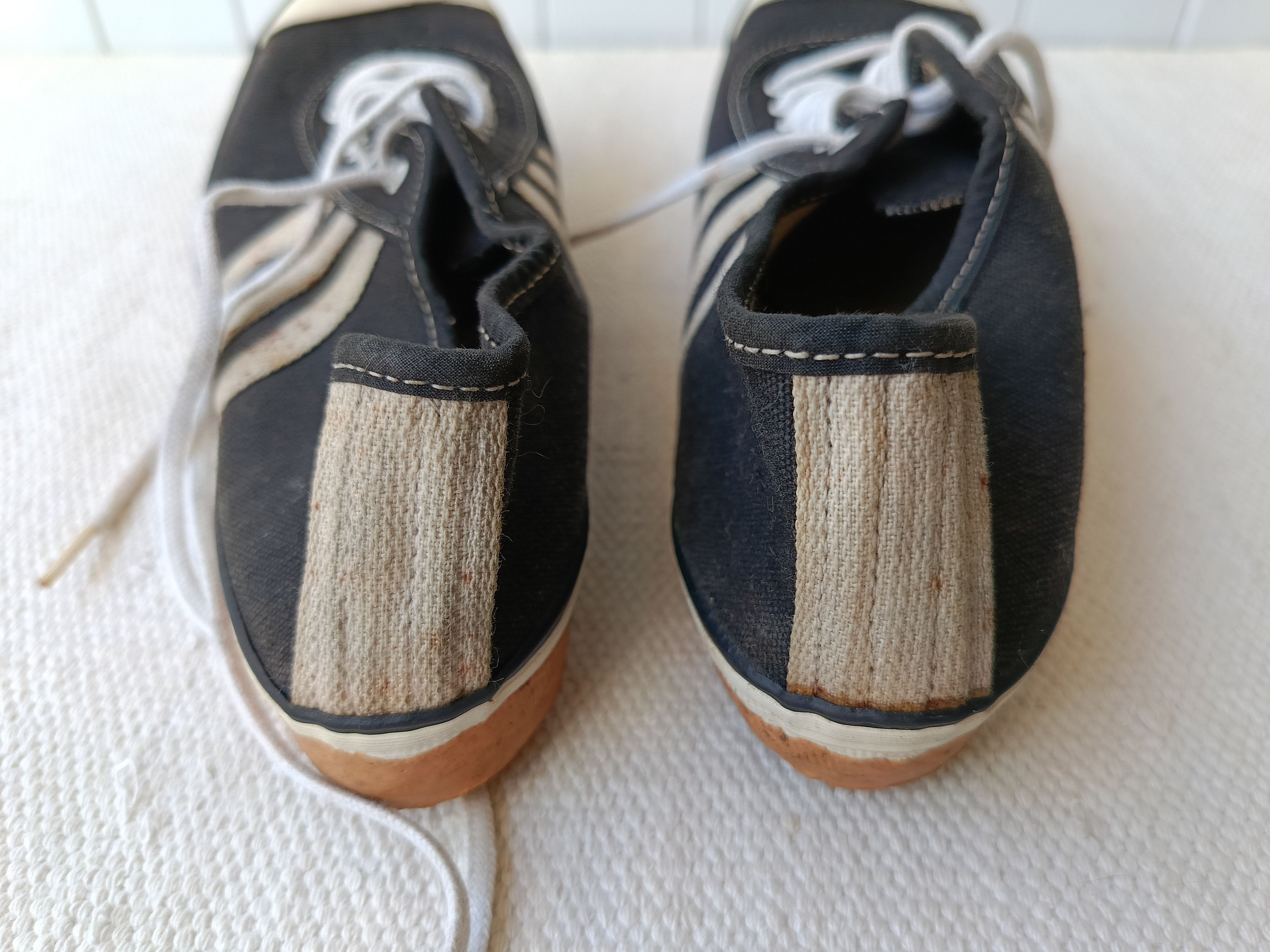 Converse Chuck Taylor 60s vtg black tag canvas track shoes