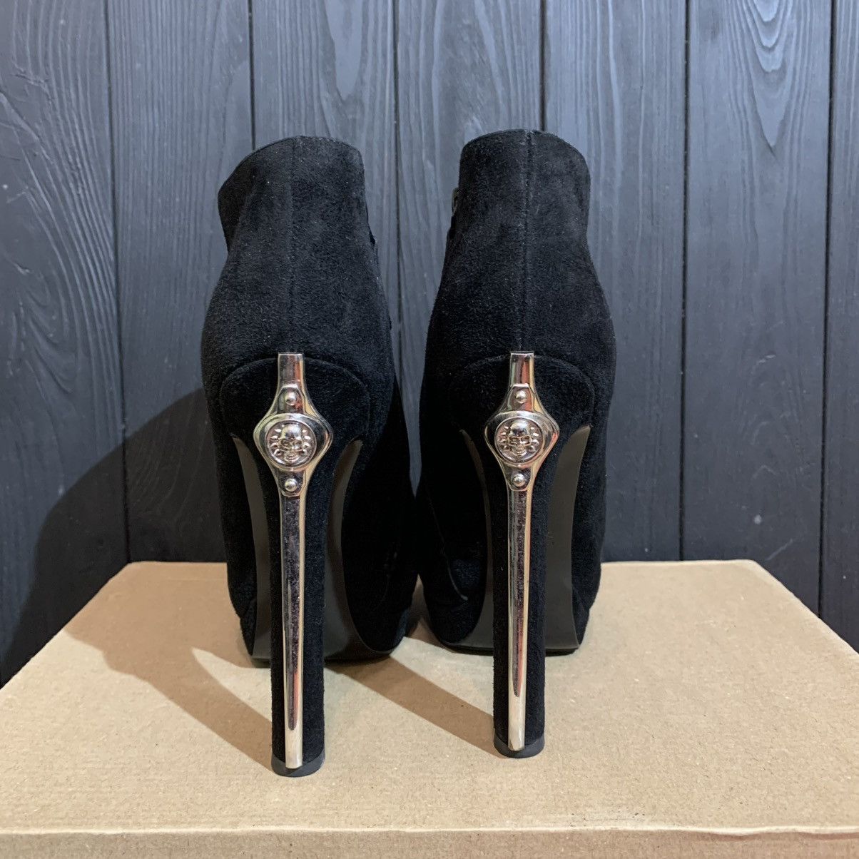Alexander McQueen Alexander MaQueen Suede Women’s Heels Size 38.5 Size US 8.5 / IT 38.5 - 6 Thumbnail