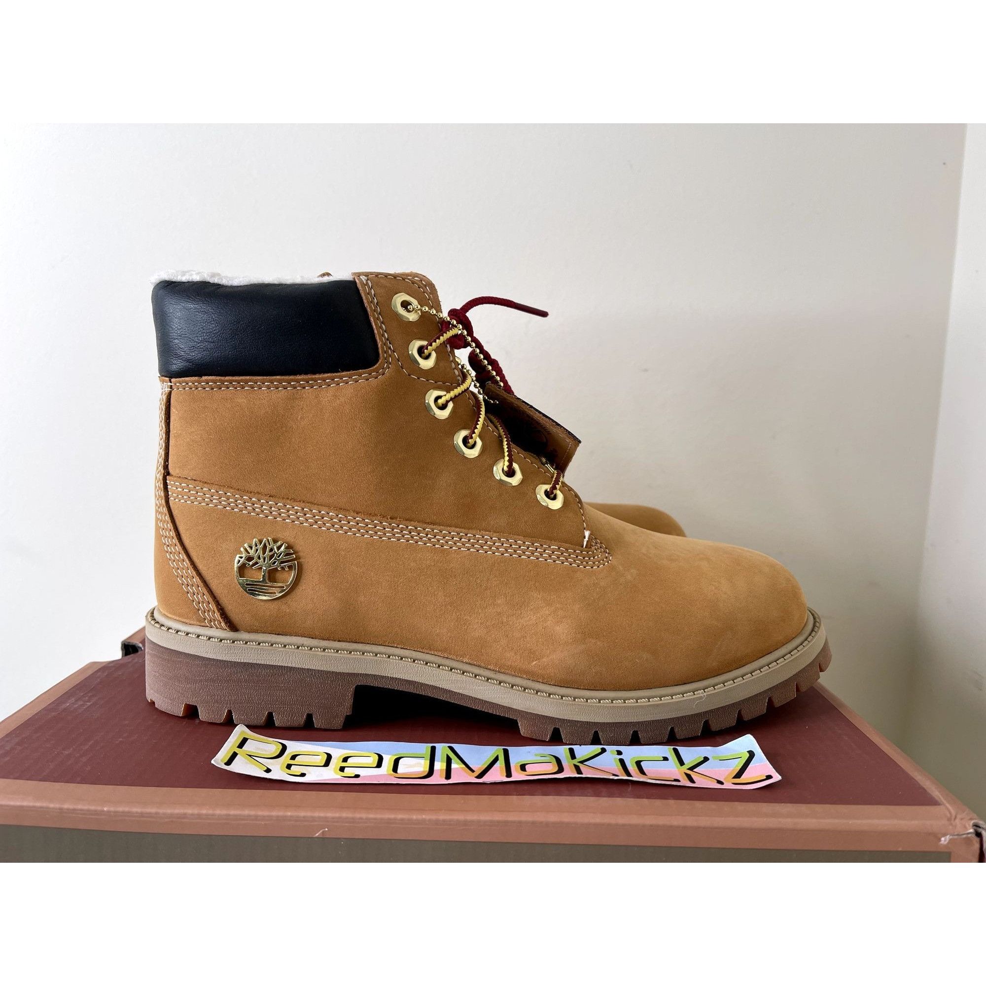 Timberland Timberland Boots 6 inch Shearling Wheat Kids 6Y Size US 6 / EU 39 - 3 Thumbnail