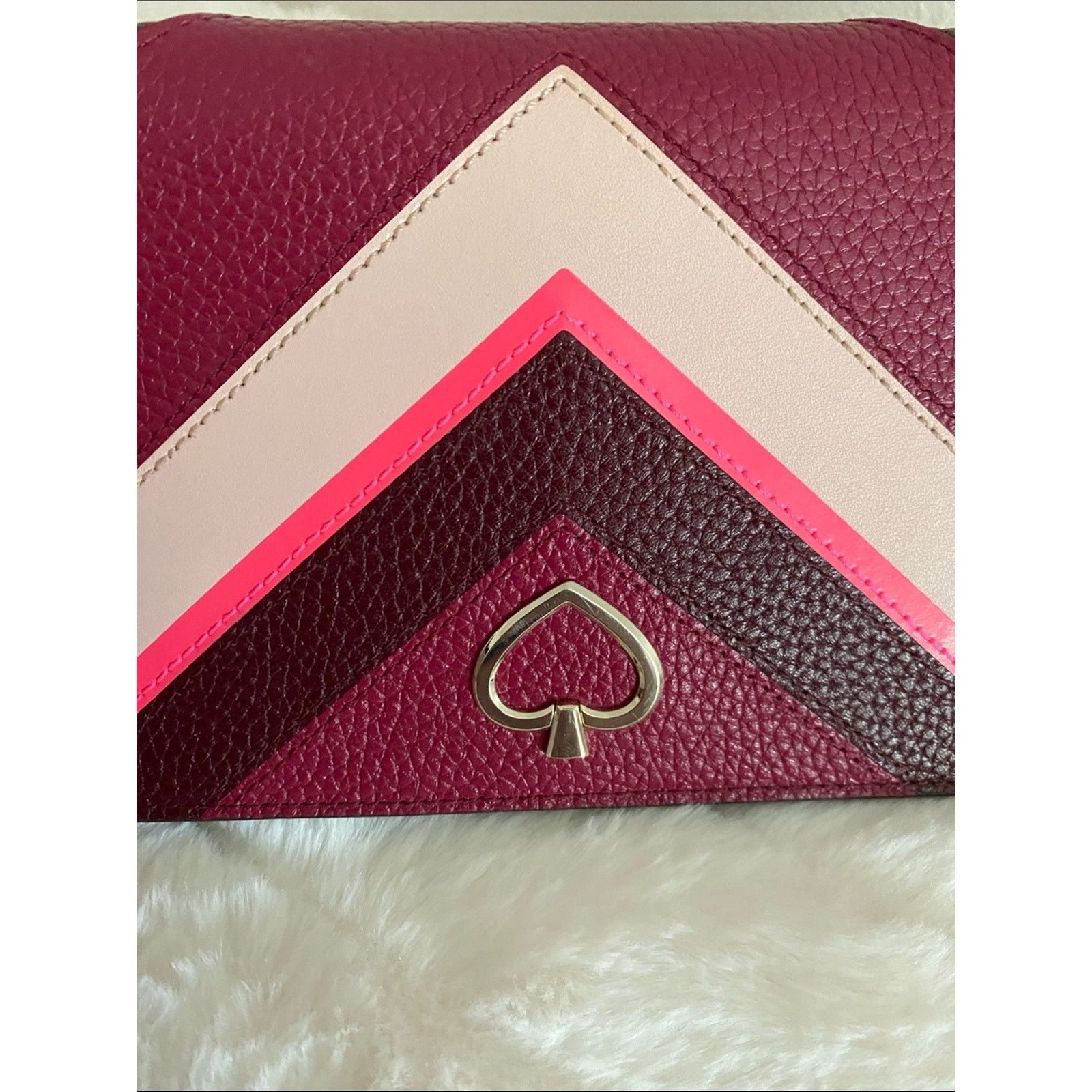 Kate Spade Kate Spade Kourtney Chevron Medium Clutch Wallet Wristlet Size ONE SIZE - 13 Thumbnail