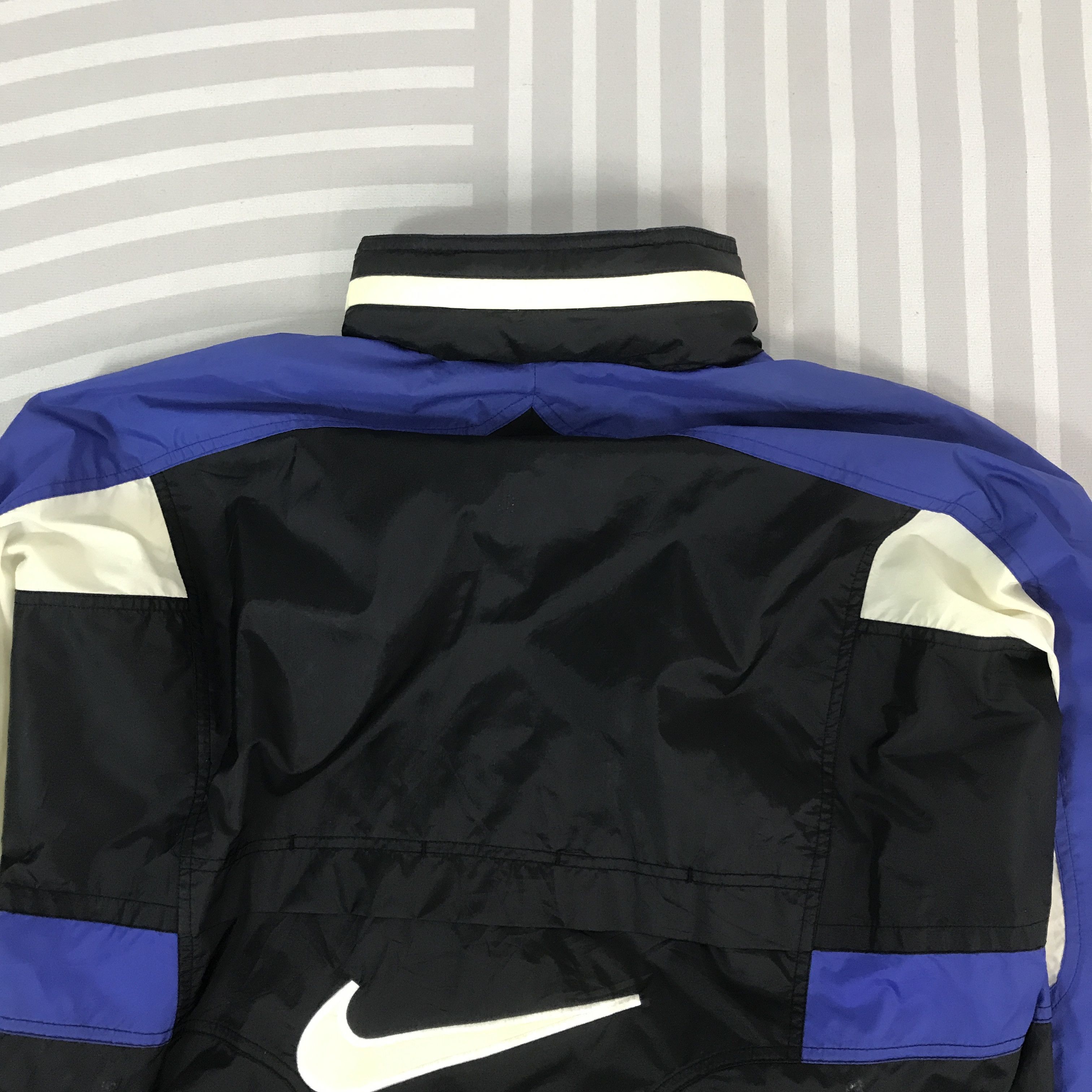 Nike Vintage 90s Nike outdoor light Jacket Size US S / EU 44-46 / 1 - 4 Thumbnail