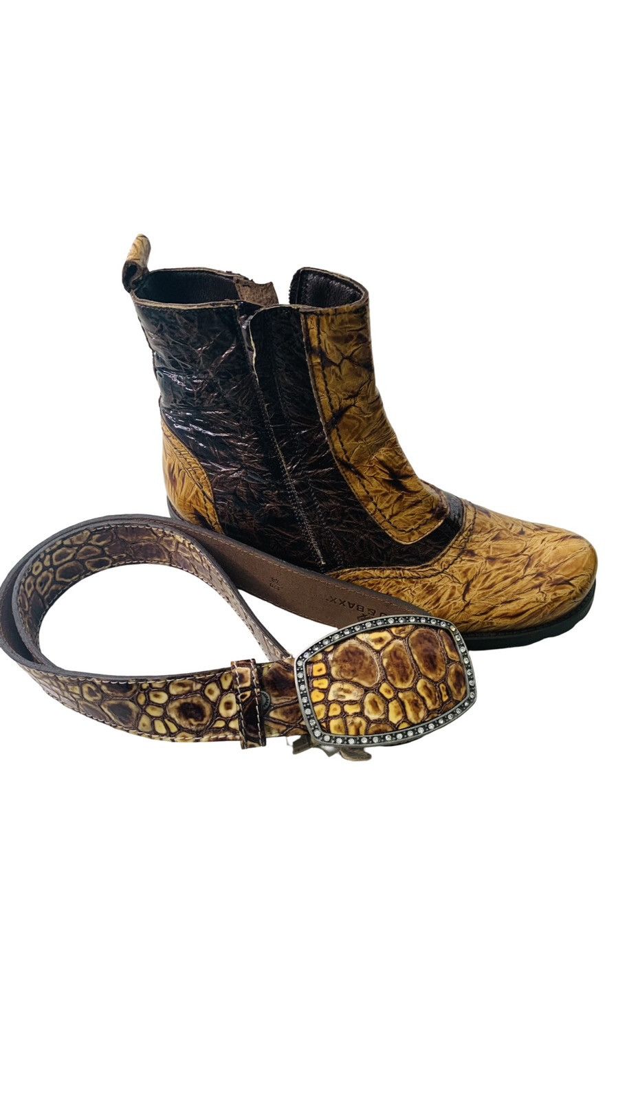 Vintage Brown and Tan boots very unique style Size US 10 / EU 43 - 1 Thumbnail