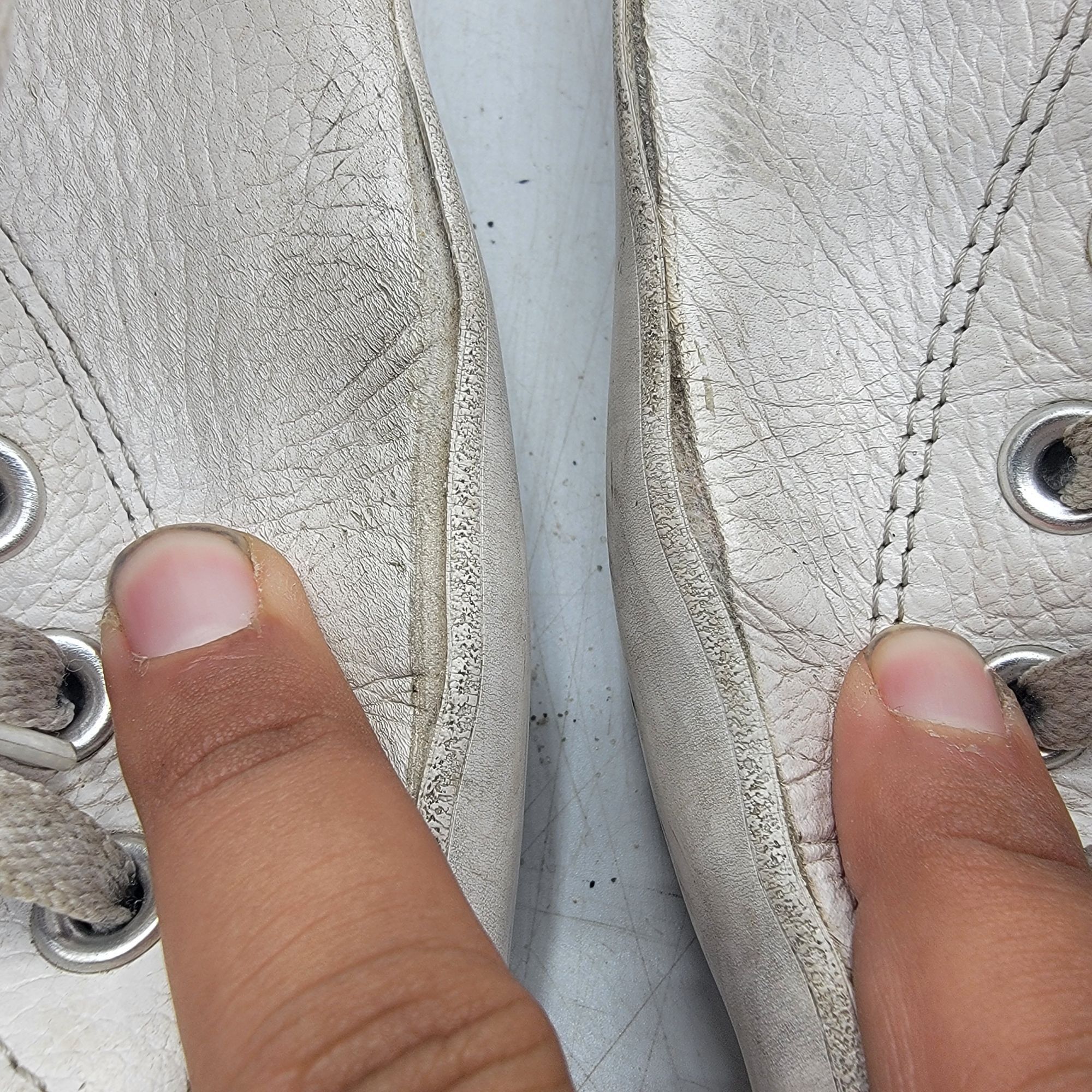 Converse Converse Chuck Taylor All Star Womens 9 Triple White Hi Lugg Size US 9 / IT 39 - 12 Thumbnail