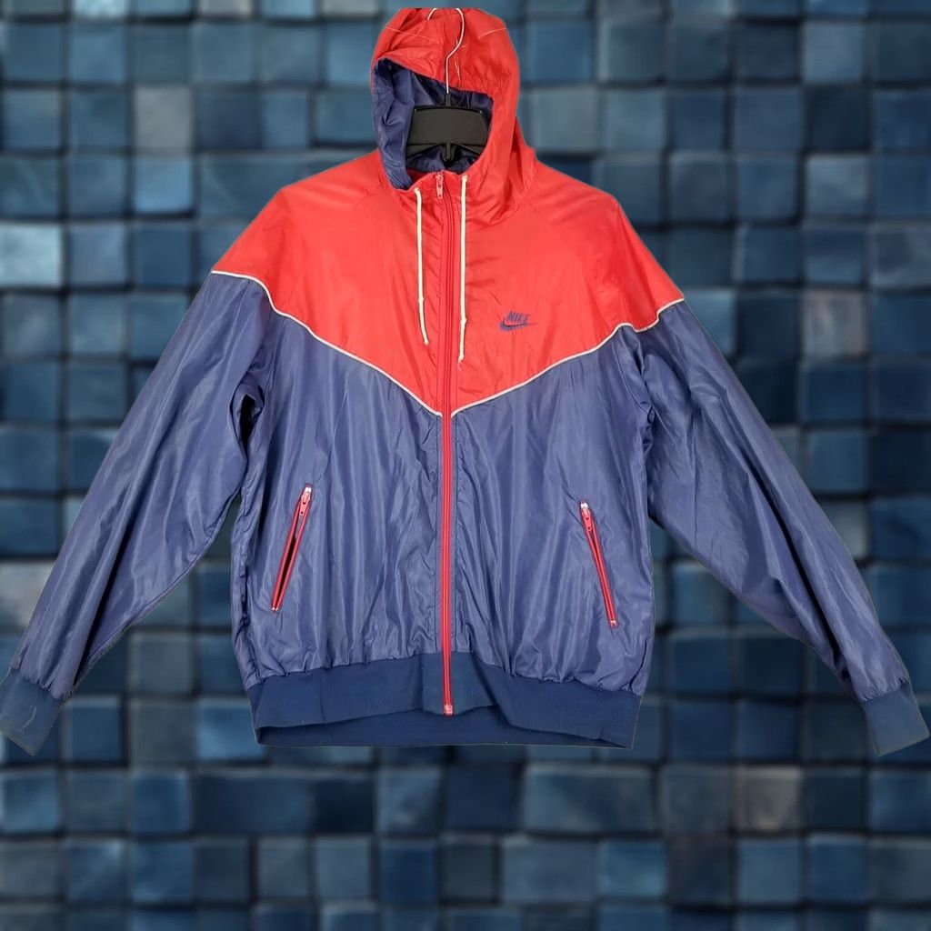 Nike VINTAGE Nike Windrunner Jacket XL Blue Reflective Windrunner 80s Mens Size US XL / EU 56 / 4 - 1 Thumbnail