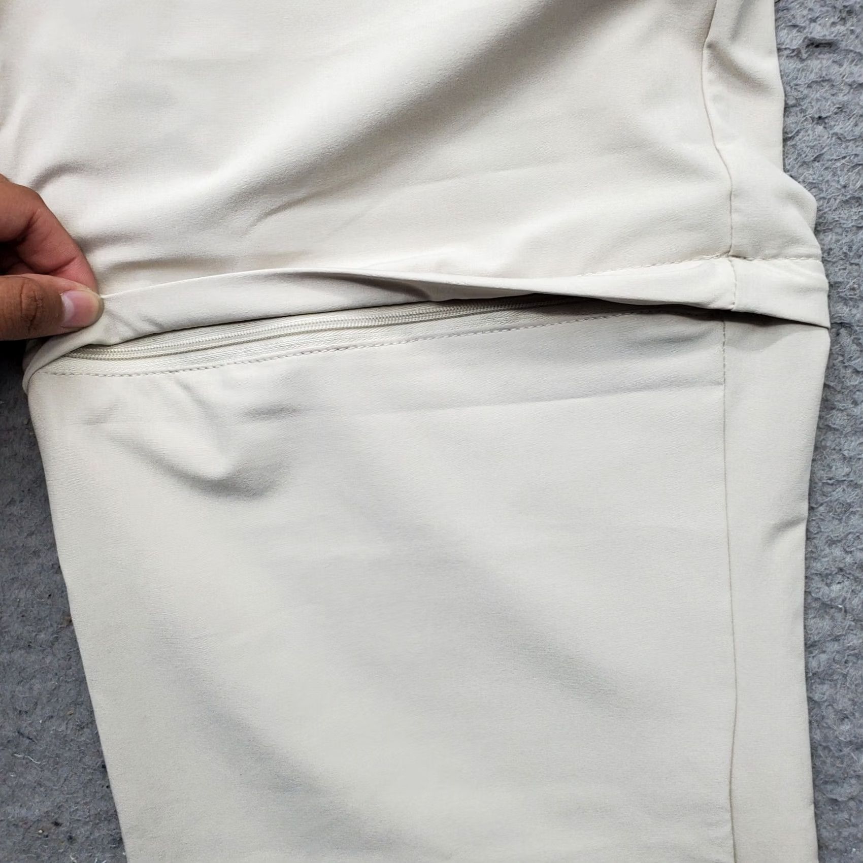 Eddie Bauer Eddie Bauer Womens Size 12 Tan Convertible Zip-Off Pants Chino Straight Leg Measurements 29" Inseam Stretch Pockets Size 34" / US 12 / IT 48 - 7 Thumbnail