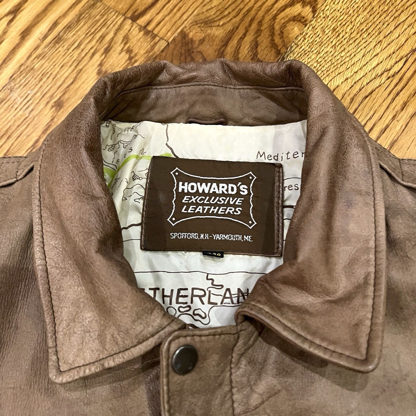Vintage VINTAGE Flight Brown Leather Bomber Jacket Size 48 Reg Men 80s Army Size US M / EU 48-50 / 2 - 4 Thumbnail