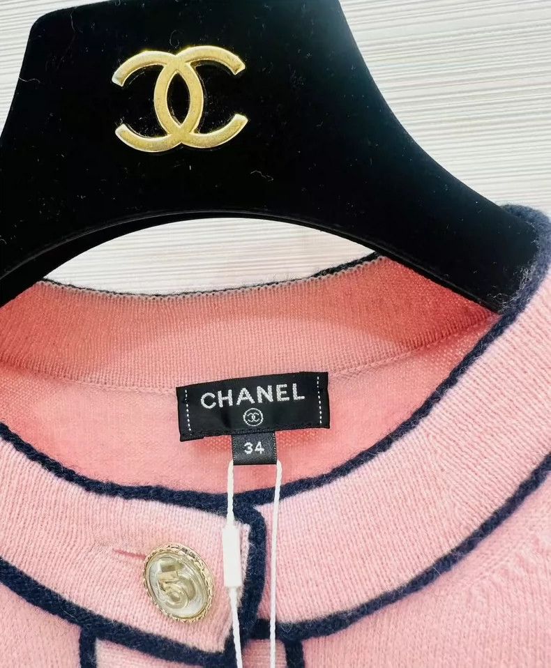 Chanel Chanel Cartoon cardigan jacket Size XXS / US 00 / IT 34 - 2 Thumbnail
