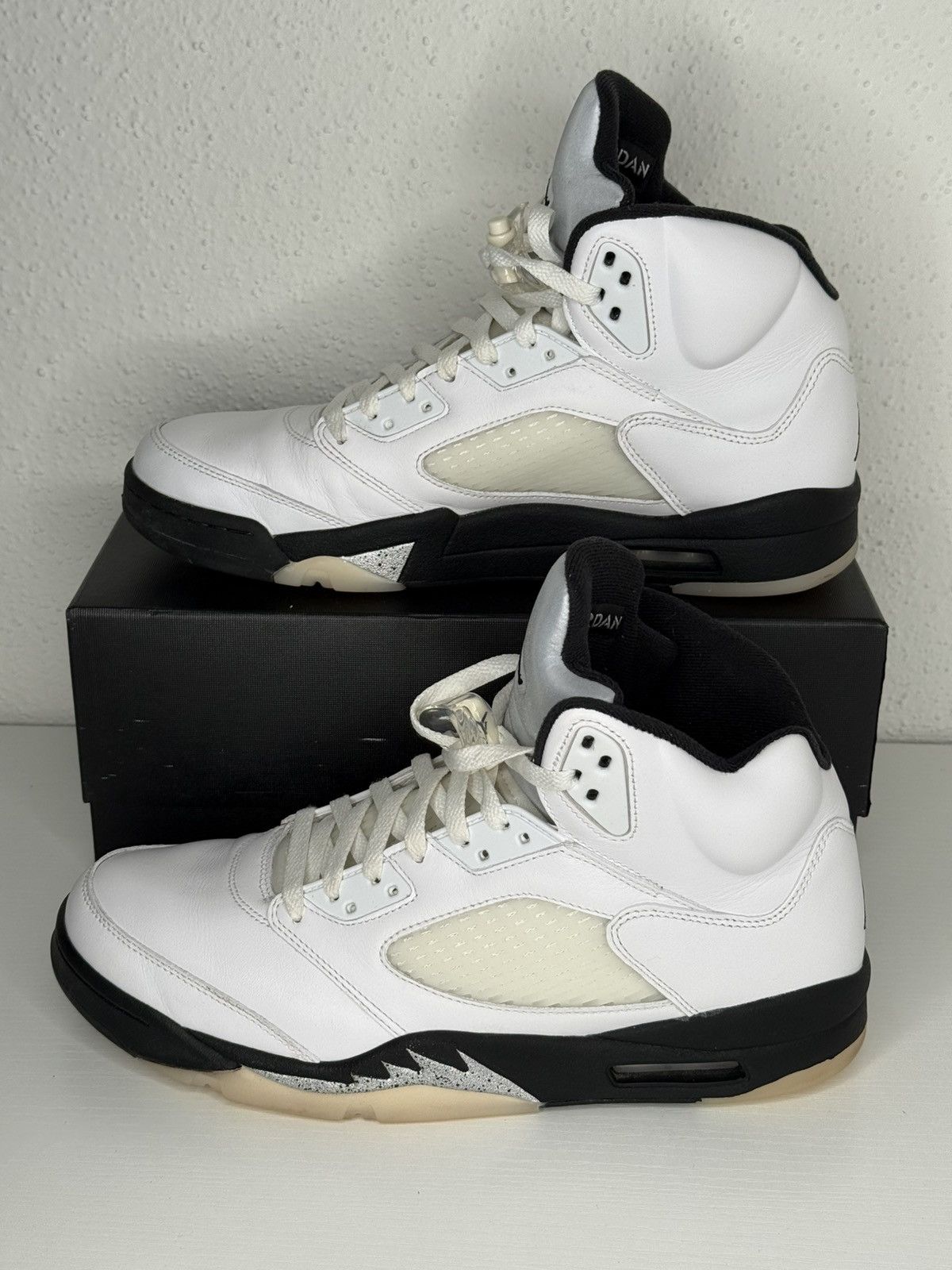 Jordan Brand Jordan 5 Retro Reverse Metallic Size US 12 / EU 45 - 5 Thumbnail