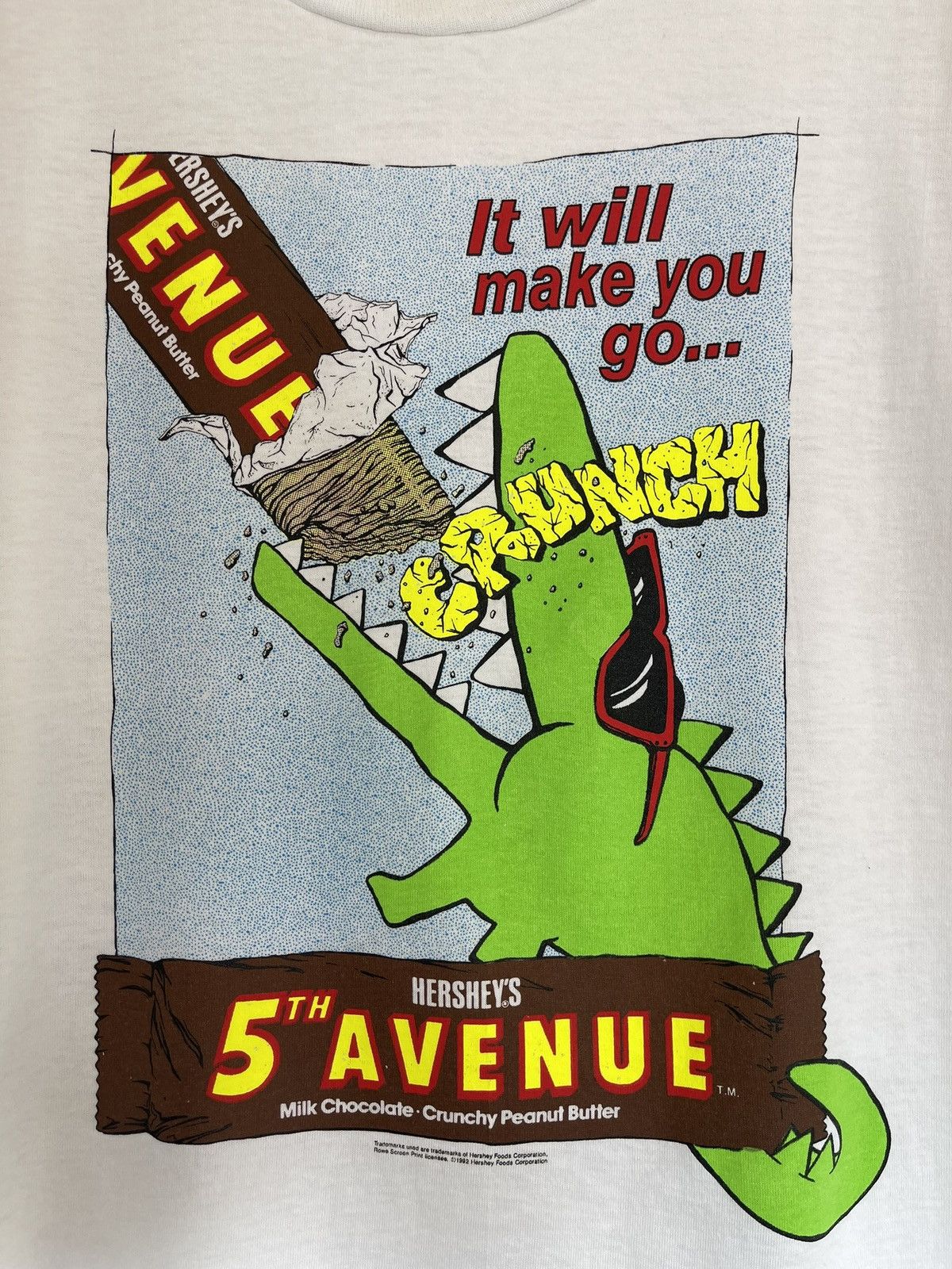 Vintage Vintage 1992 Hershey’s 5th Avenue Chocolate T-Shirt Size US L / EU 52-54 / 3 - 2 Thumbnail