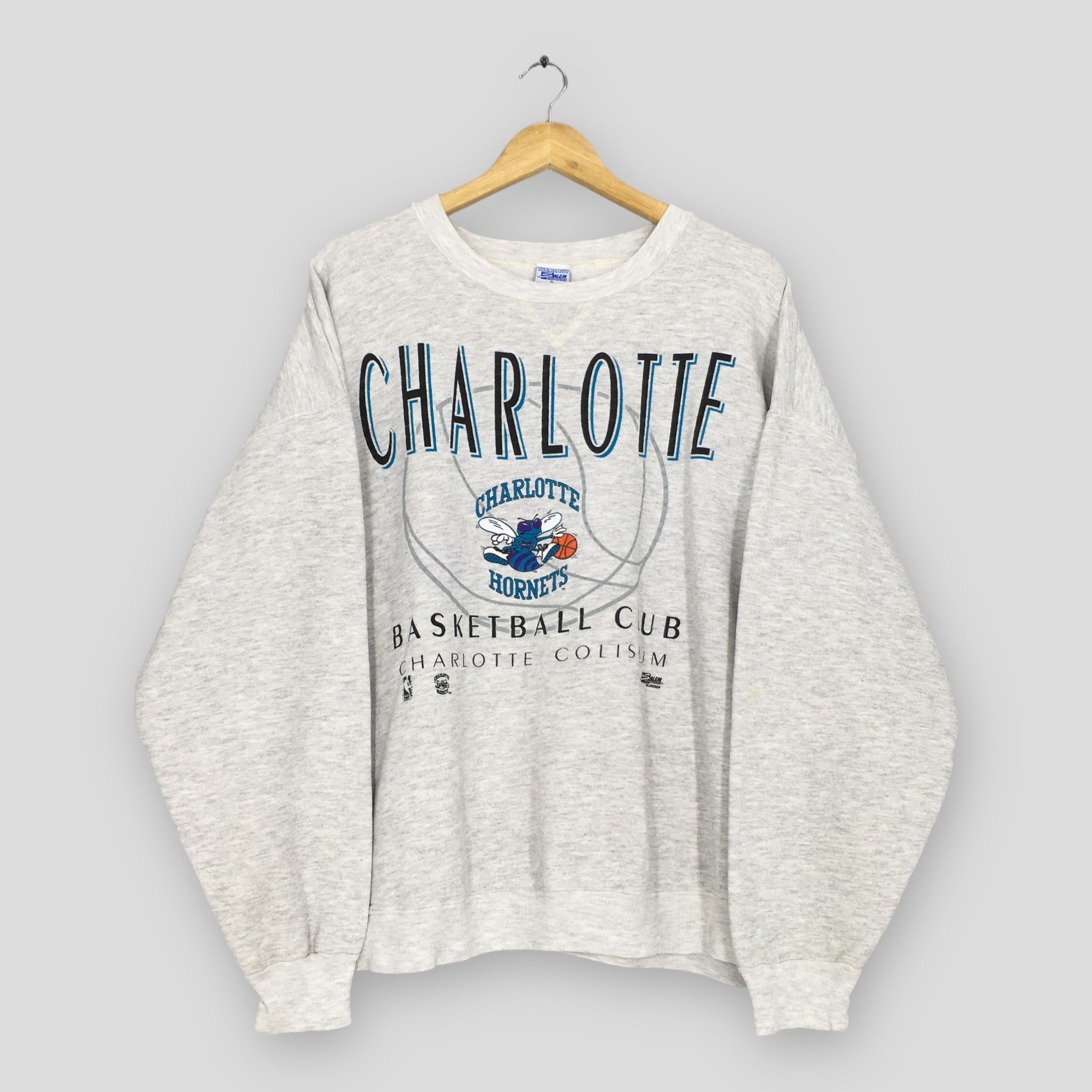 NBA × Salem Sportswear × Vintage Vintage 90s Charlotte Hornets NBA Sweatshirt XLarge Size US XL / EU 56 / 4 - 1 Thumbnail