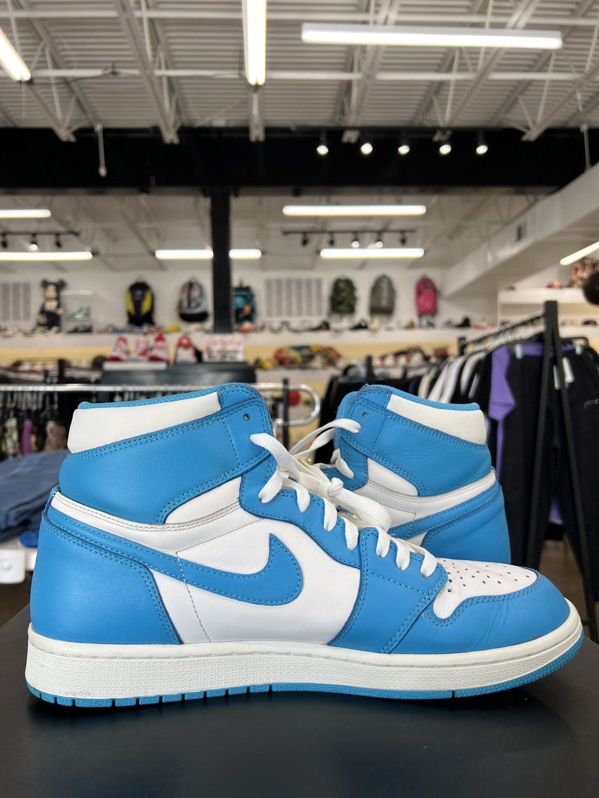 Jordan Brand × Nike Air Jordan 1 UNC Sz. 12.5 (2015) Size US 12.5 / EU 45-46 - 4 Thumbnail