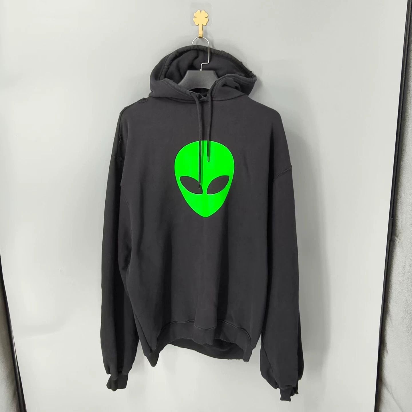 Balenciaga Balenciaga Black Alien Print Hoodie - dmc Size US S / EU 44-46 / 1 - 1 Thumbnail