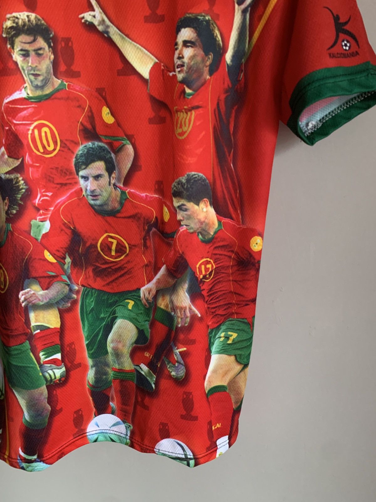 Vintage Portugal 2004 Euro Football Shirt Retro Soccer Jersey Sz M Size US M / EU 48-50 / 2 - 6 Thumbnail