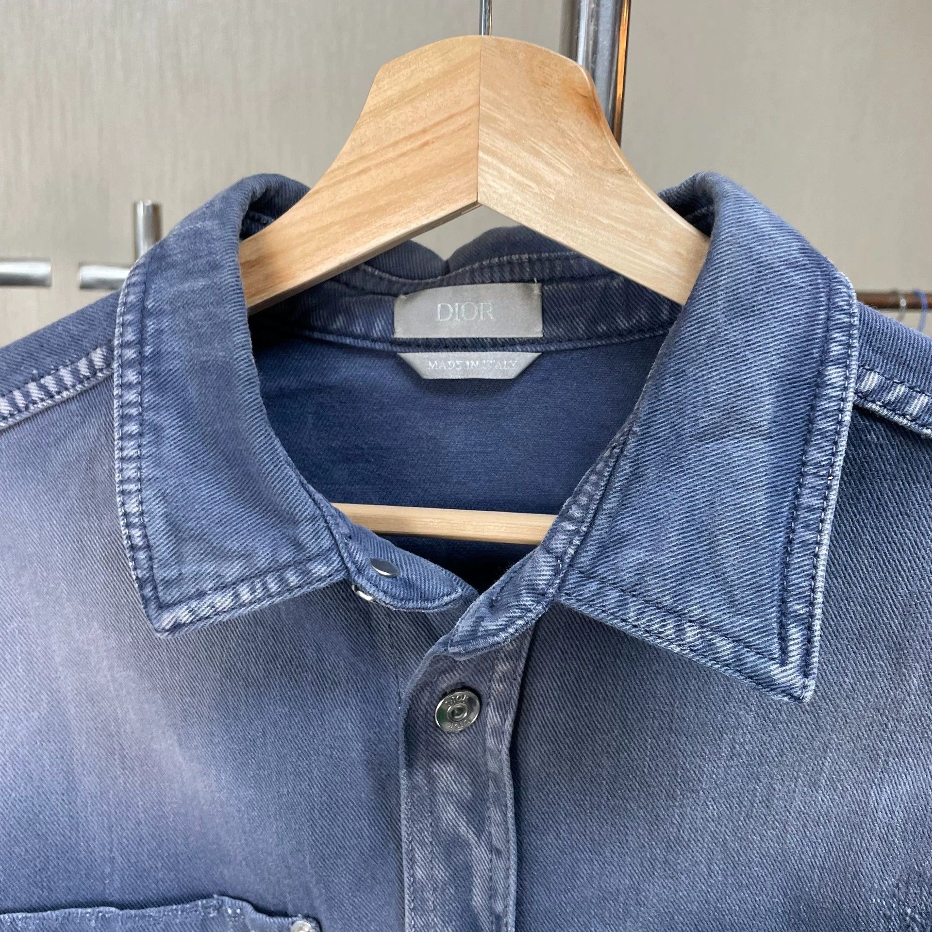Dior DIOR Distressed Denim Shirt Jacket with Back Graffiti Size US S / EU 44-46 / 1 - 5 Thumbnail