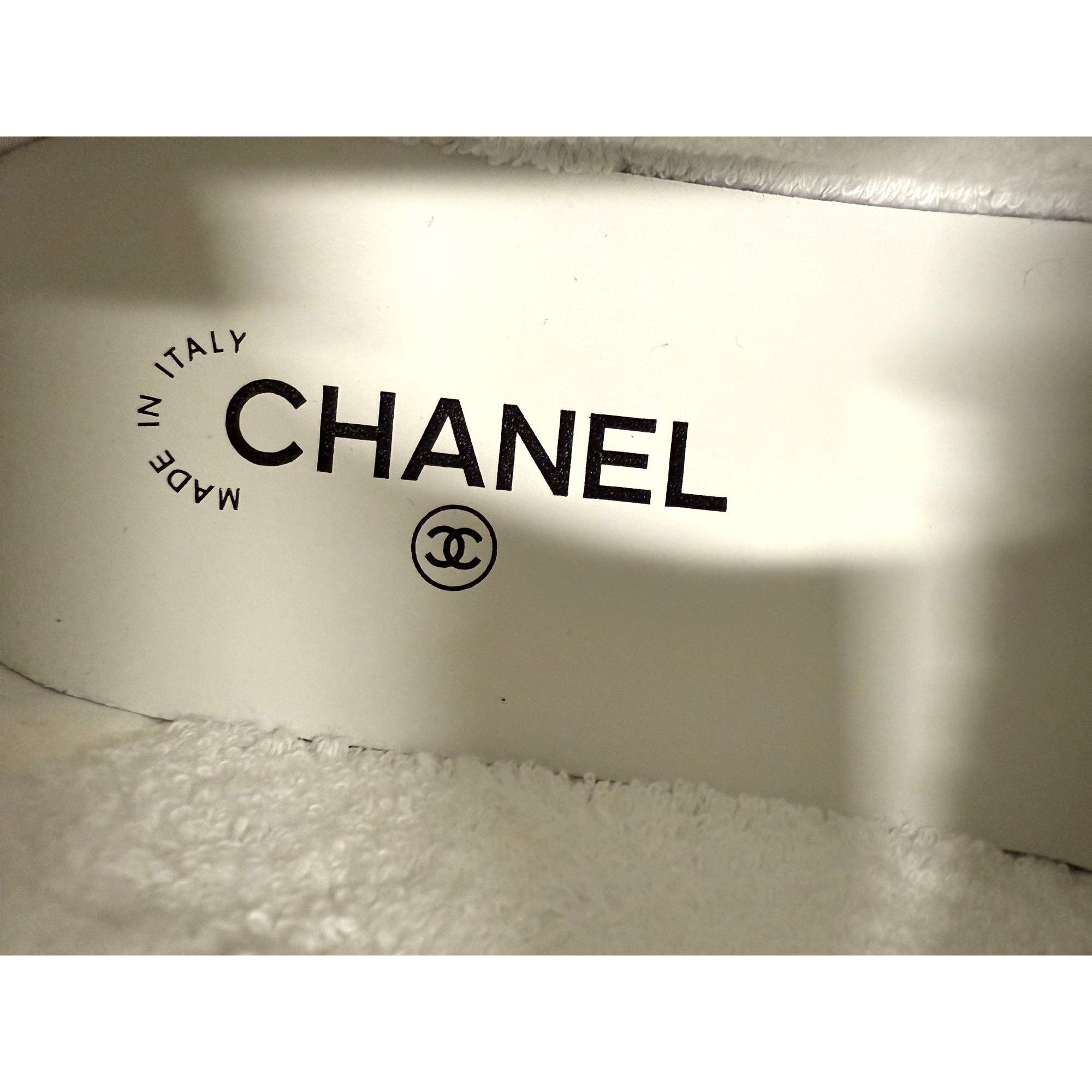 Chanel Chanel Womens White Sneakers With Pink Laces Faux Fur Lining Size US 8.5 / IT 38.5 - 7 Thumbnail