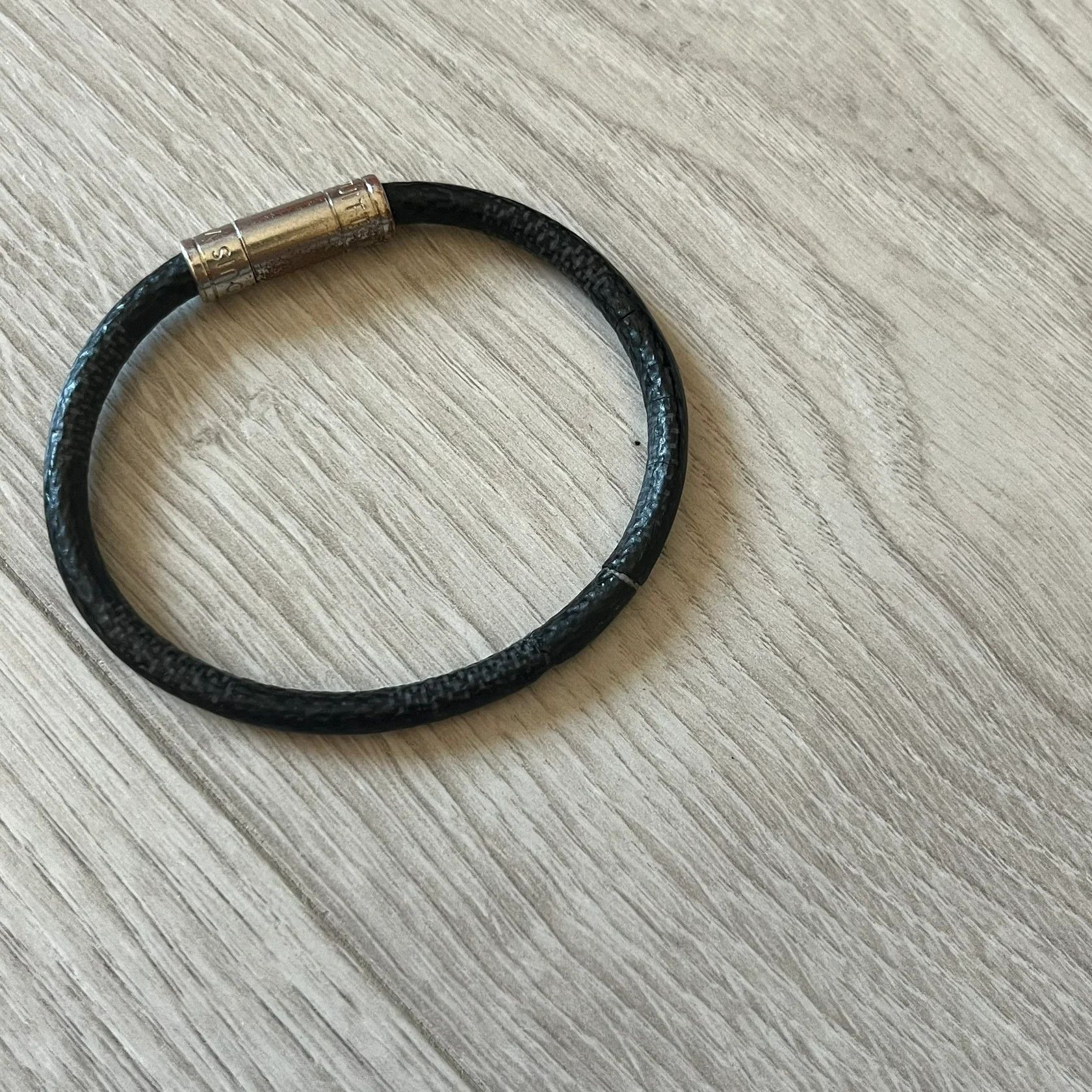 Louis Vuitton Louis Vuitton Keep It Bracelet Damier Graphite Canvas Size ONE SIZE - 7 Thumbnail