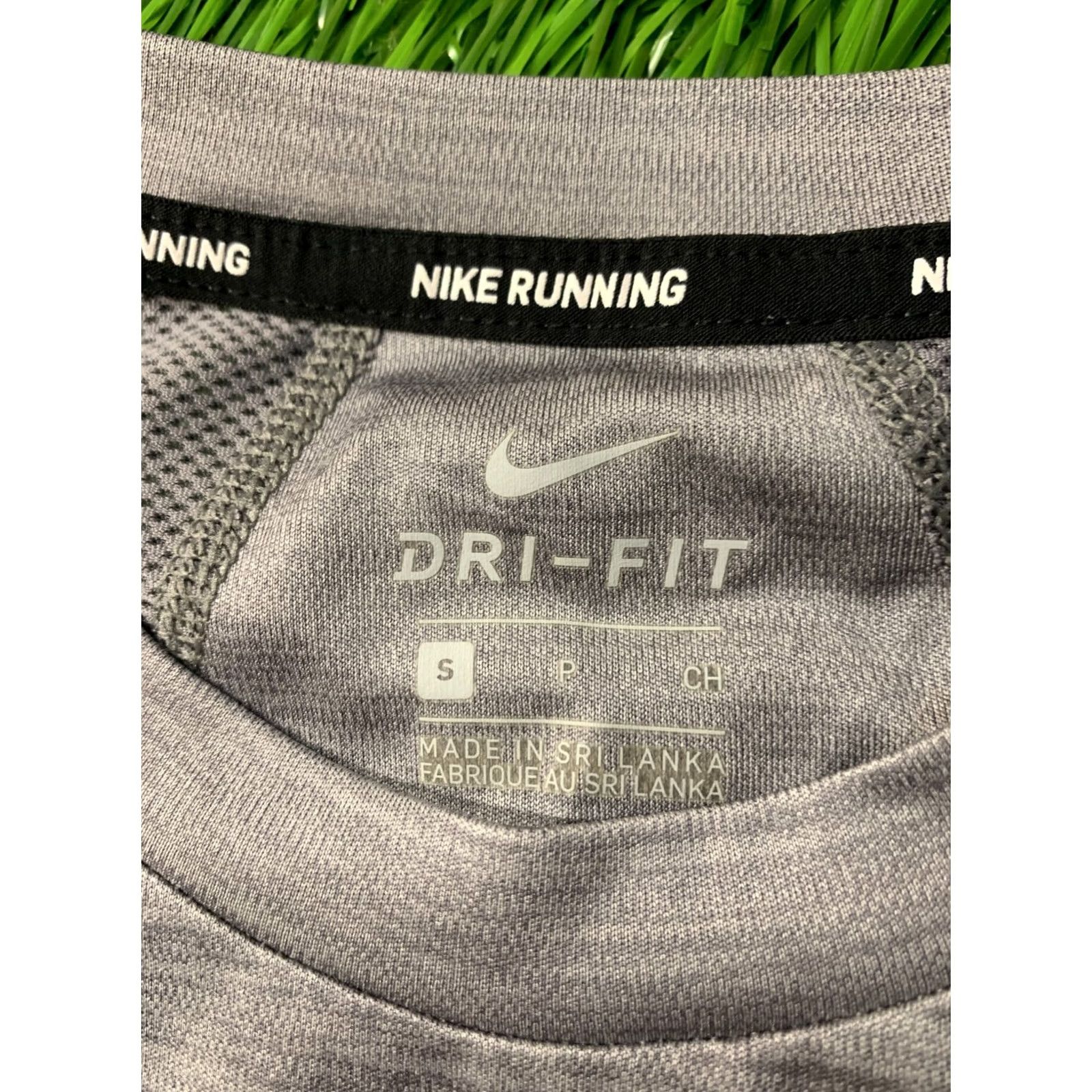 Nike Nike Running Miler Dri-Fit Original 2019 Training Women Shirt Jersey Tee Size S Gray Size S / US 4 / IT 40 - 4 Thumbnail