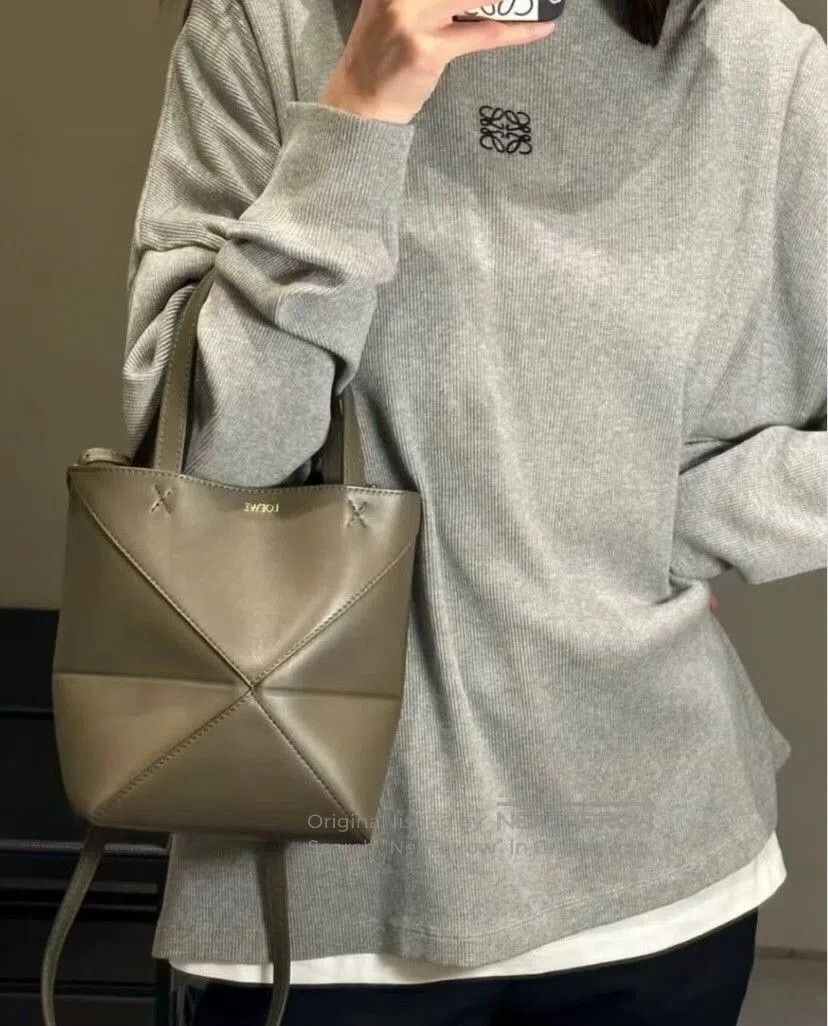 Loewe Loewe 24 Gray Logo Embroidered Cotton Sweater. Size S / US 4 / IT 40 - 7 Thumbnail