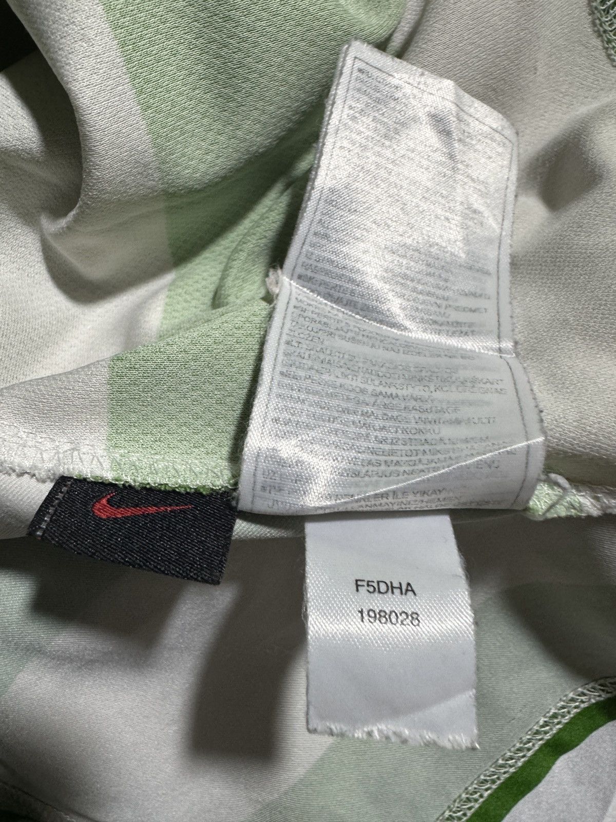 Nike CELTIC FC HOME JERSEY 2005/2006 Size US S / EU 44-46 / 1 - 7 Thumbnail