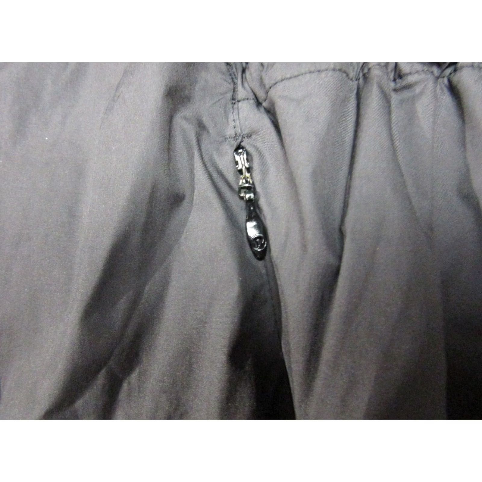 Lululemon Lululemon Jacket Womens 8 Black Hooded Full Zip Pleated Outdoor Windbreaker Size M / US 6-8 / IT 42-44 - 2 Thumbnail