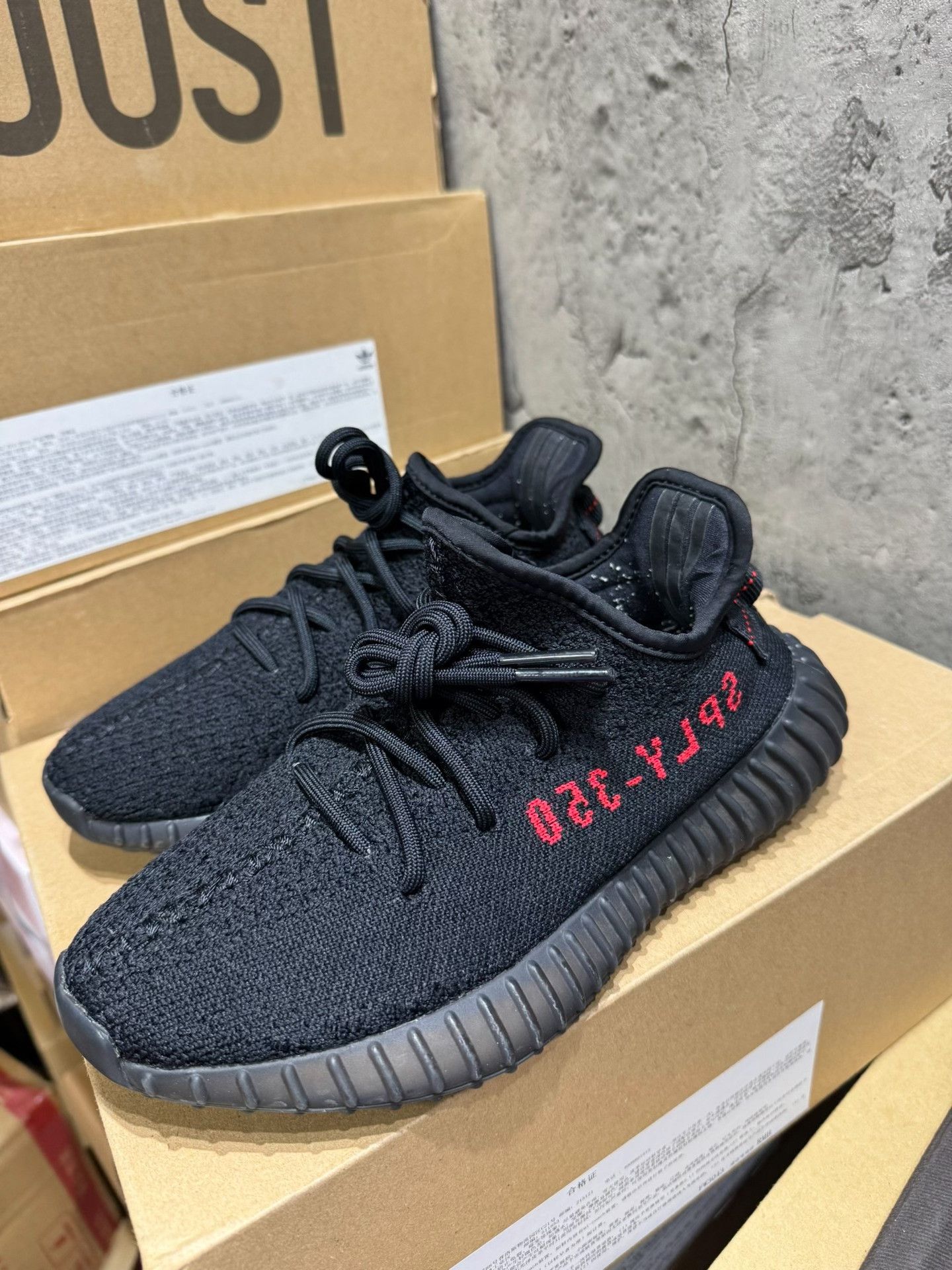 Adidas Adidas YEEZY350 Black Lowtop Sneakers 37 Men Size US 5 / EU 37 - 1 Thumbnail