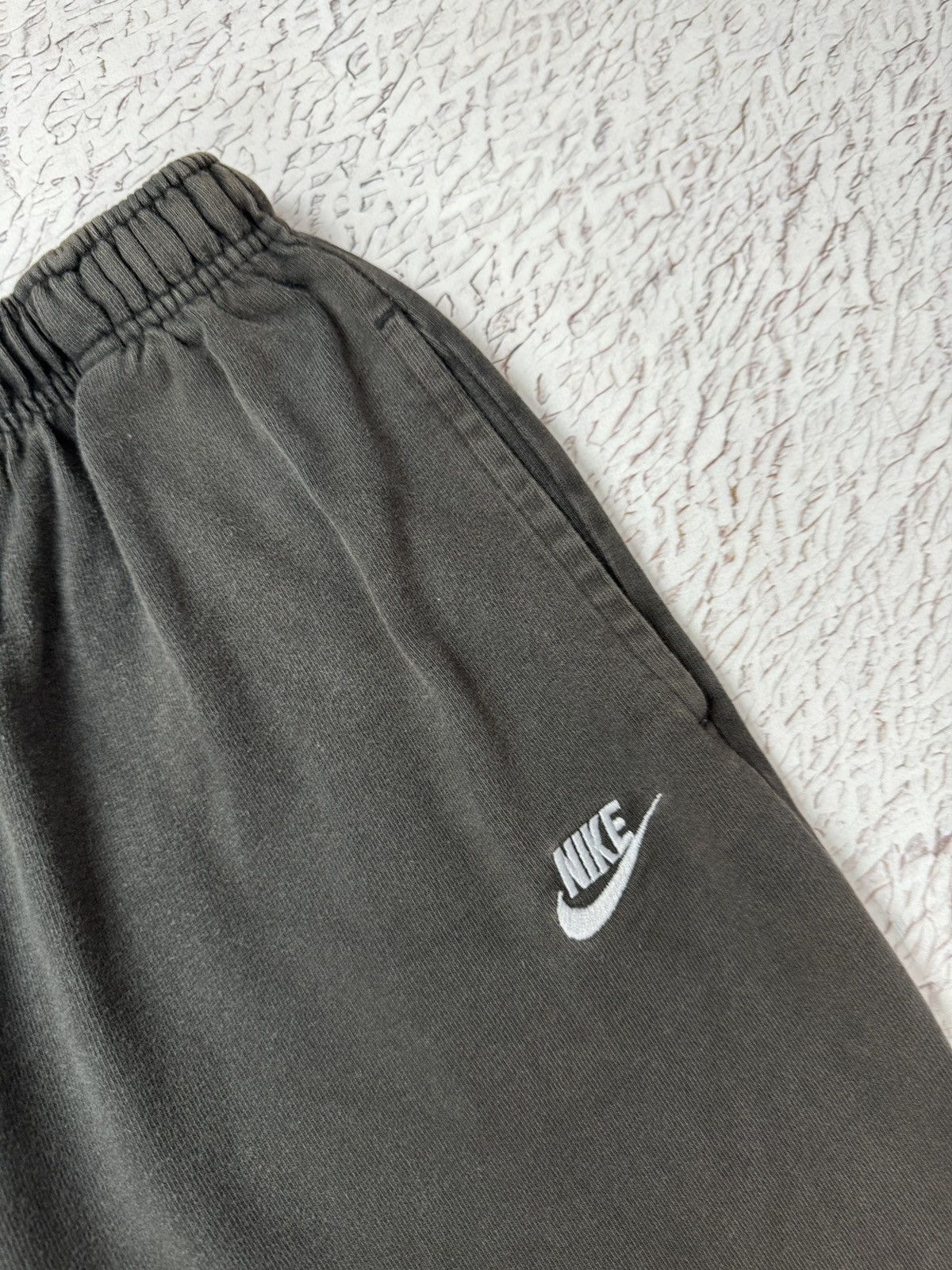 Nike Nike vintage 90s faded black sweatpants logo swoosh Size US 34 / EU 50 - 9 Thumbnail