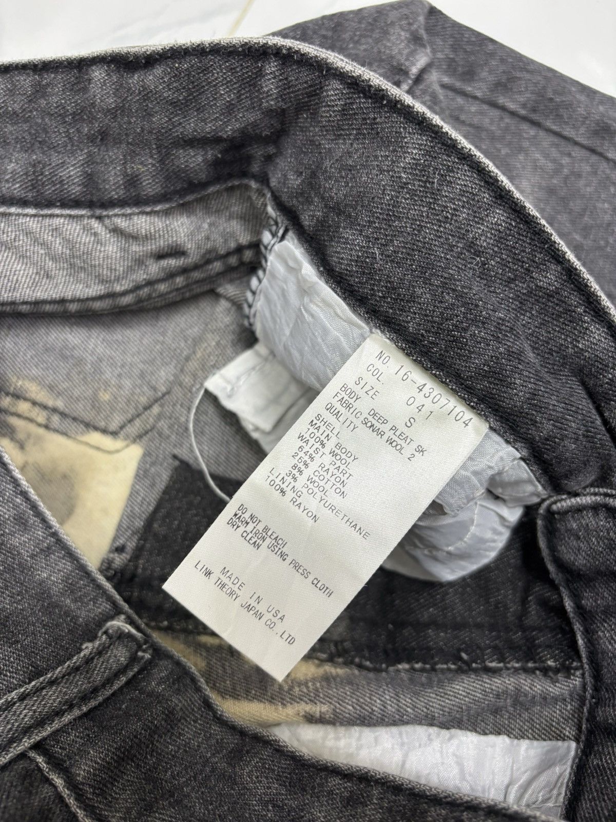 Helmut Lang This is HELMUT LANG Custom Made Baggy Jeans Distressed Size US 29 - 10 Thumbnail