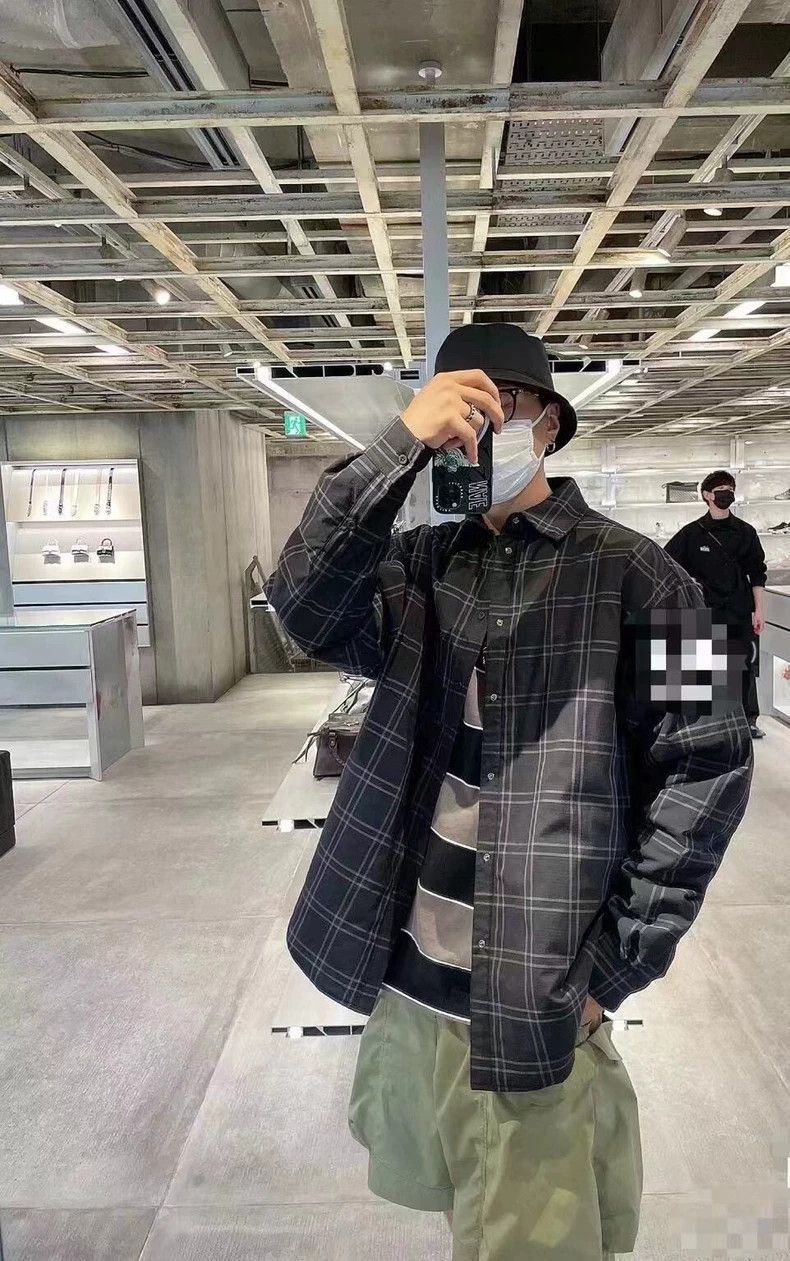Balenciaga Balenciaga Embroidered logo shirt with plaid front shirt 25 Size US S / EU 44-46 / 1 - 8 Thumbnail
