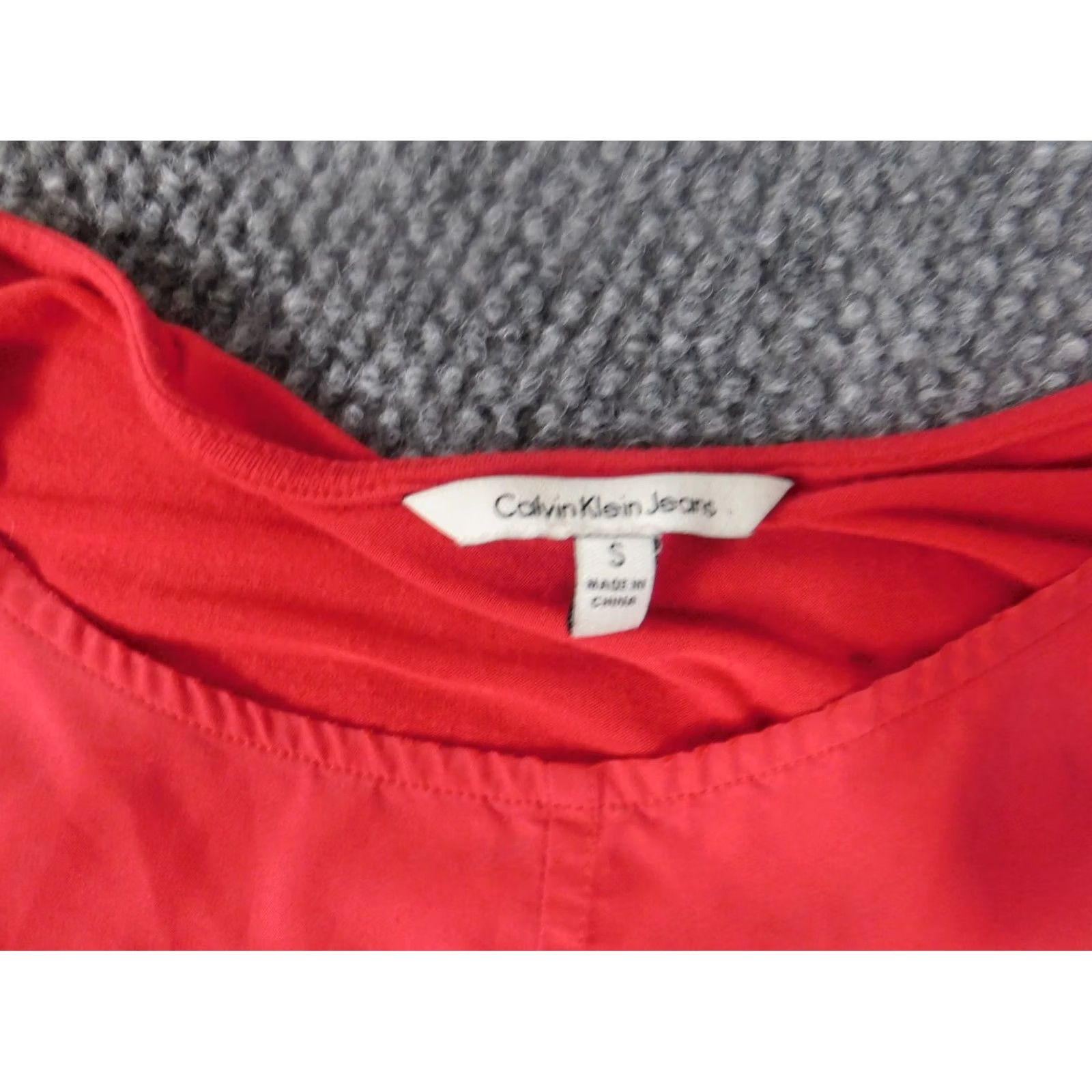 Calvin Klein Calvin Klein Blouse S Women Red Crew Neck Short Sleeve Pullover Casual Solid Zipper Classic Size S / US 4 / IT 40 - 4 Thumbnail