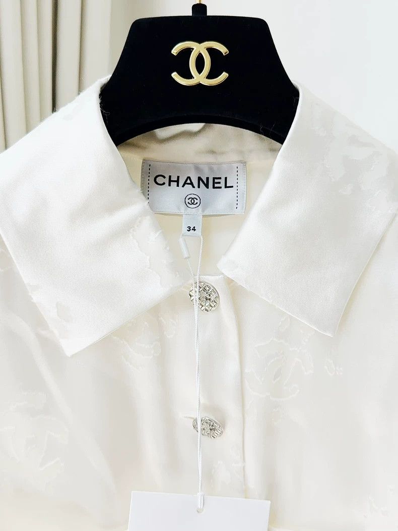 Chanel Chanel 22A white dark double C long-sleeved short silk shi Size XXS / US 00 / IT 34 - 5 Thumbnail