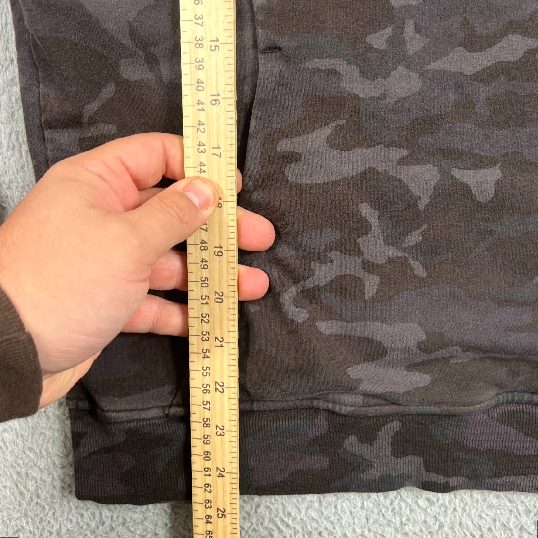 Lululemon VINTAGE Lululemon Scuba Sweatshirt Camouflage Gray Size 8 Activewear Womens Size M / US 6-8 / IT 42-44 - 2 Thumbnail