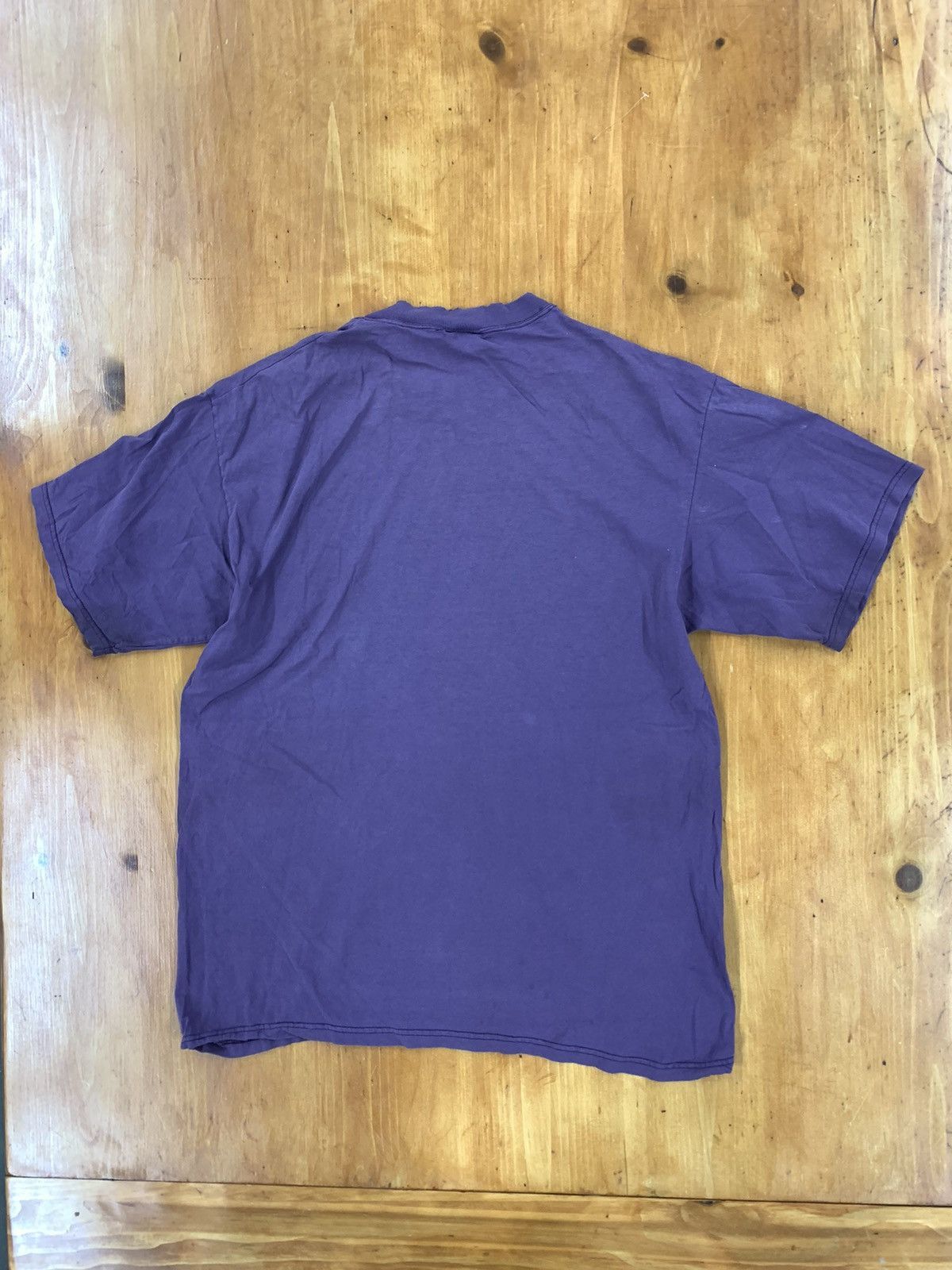 Vintage Vintage 90s Purple Blank Honors Distressed Tee Size US L / EU 52-54 / 3 - 1 Thumbnail
