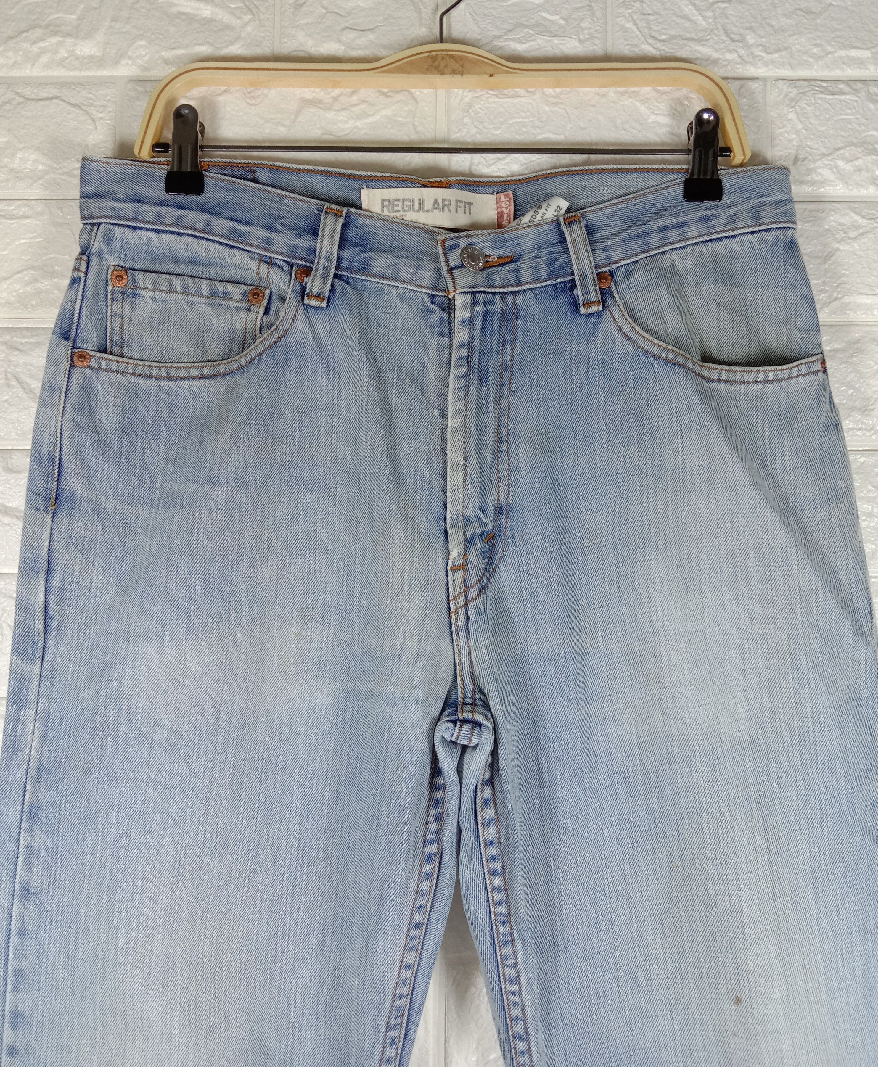 Levi's Vintage Levi’s 505 Light Wash Jeans Distressed Denim Size US 33 - 2 Thumbnail