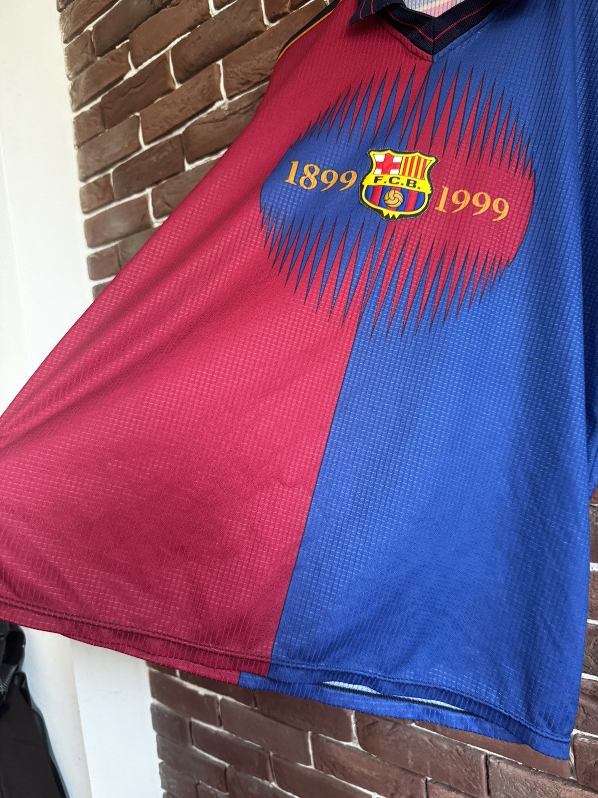 Nike Rare Vintage FC Barcelona 1899 1999 Kluivert Soccer Jersey Size US XL / EU 56 / 4 - 6 Thumbnail