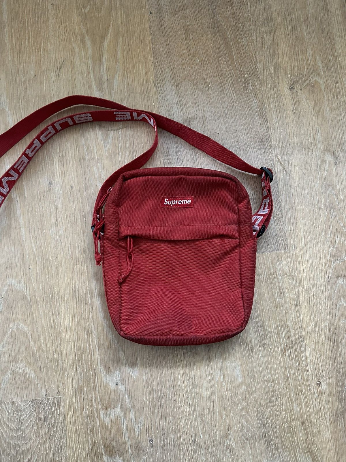 Suprème SS18 Shoulder Bag Red