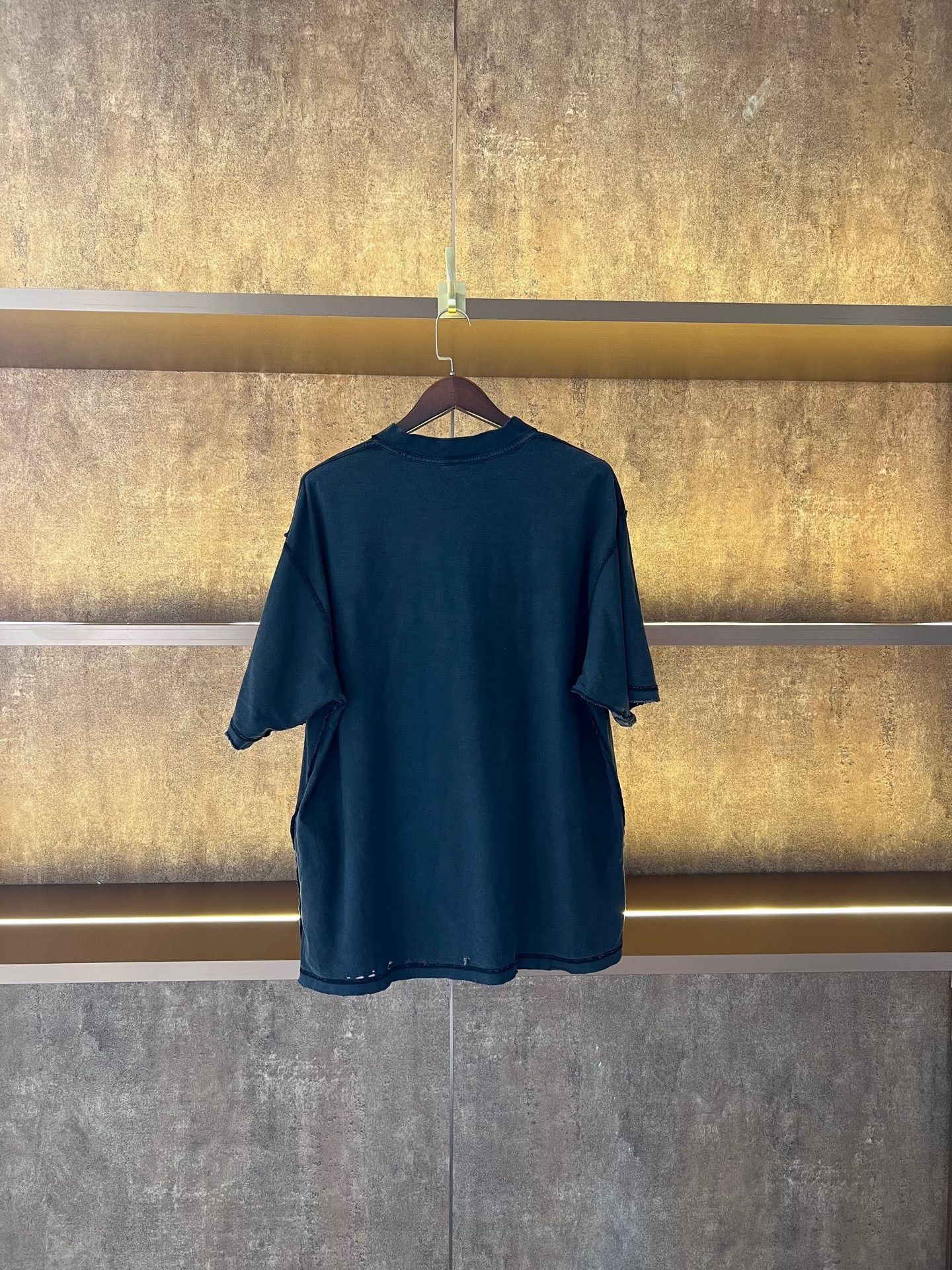 Balenciaga Balenciaga Distressed Short-Sleeve Tee Size US M / EU 48-50 / 2 - 2 Thumbnail