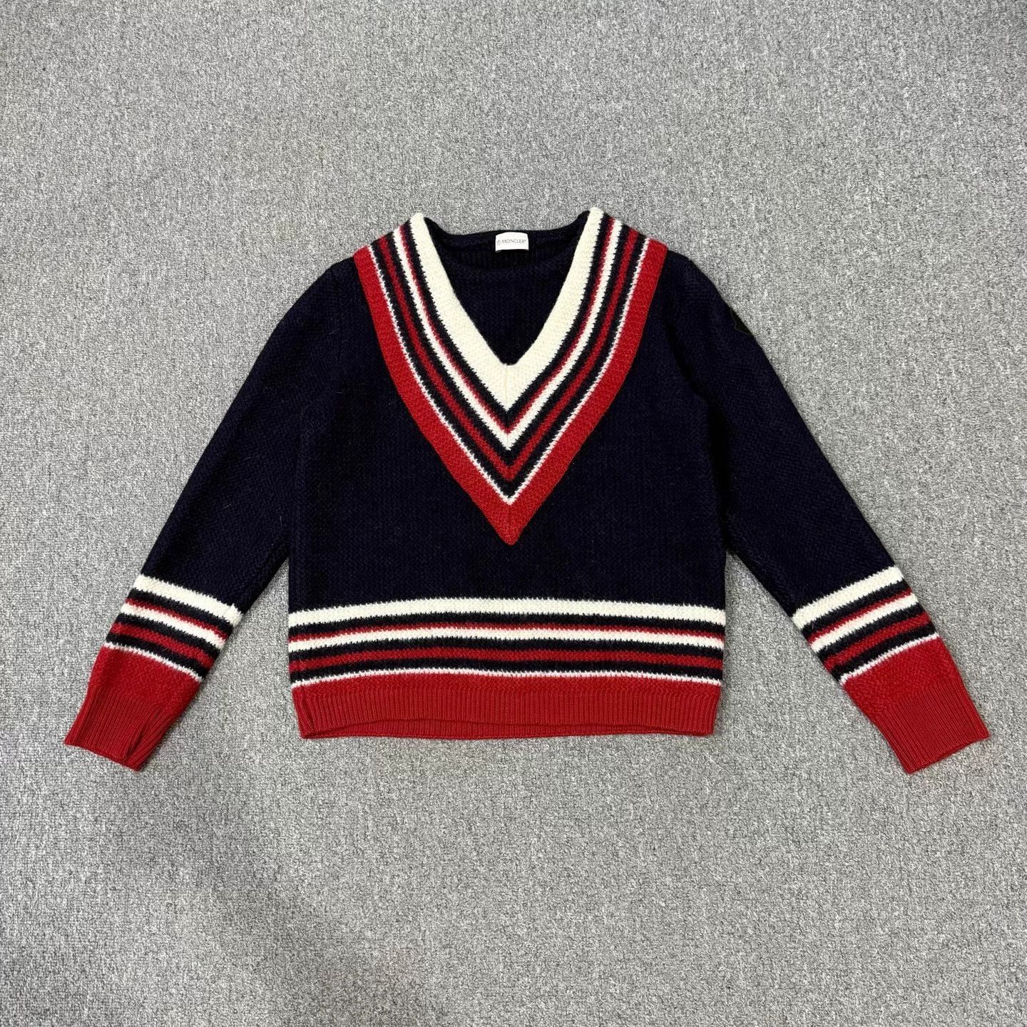 Moncler Moncler nz crewneck knit sweater XL 99 new Size XL / US 12-14 / IT 48-50 - 1 Thumbnail