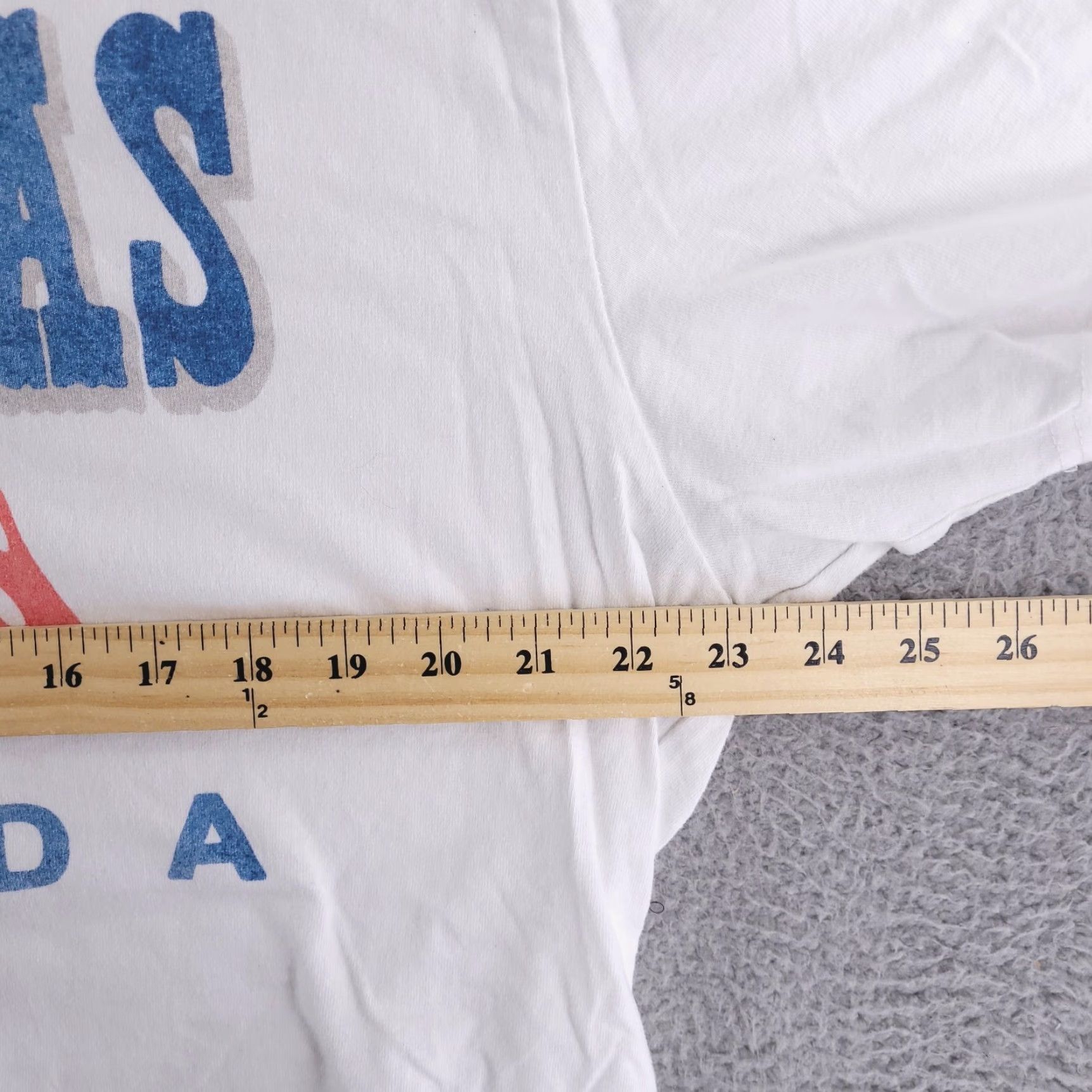 American Eagle Outfitters VINTAGE? No. American Eagle Outfitters T-Shirt XL White Cotton Jersey Crew Neck Short Sleeve UN Logo Graphic Print Men Size US XL / EU 56 / 4 - 6 Thumbnail