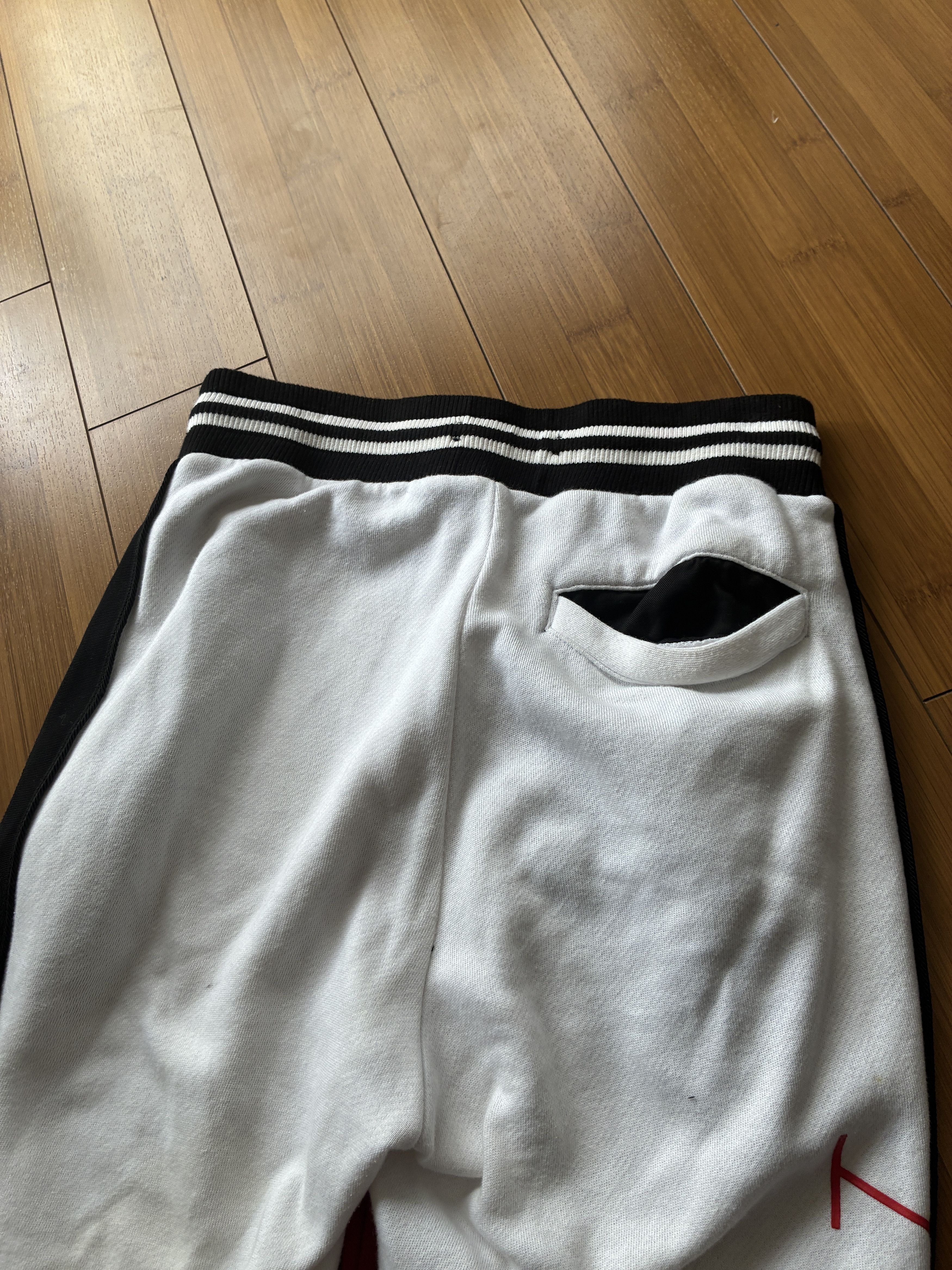 Amiri Amiri Side Logo Sweats White Used Small Size US 30 / EU 46 - 7 Thumbnail