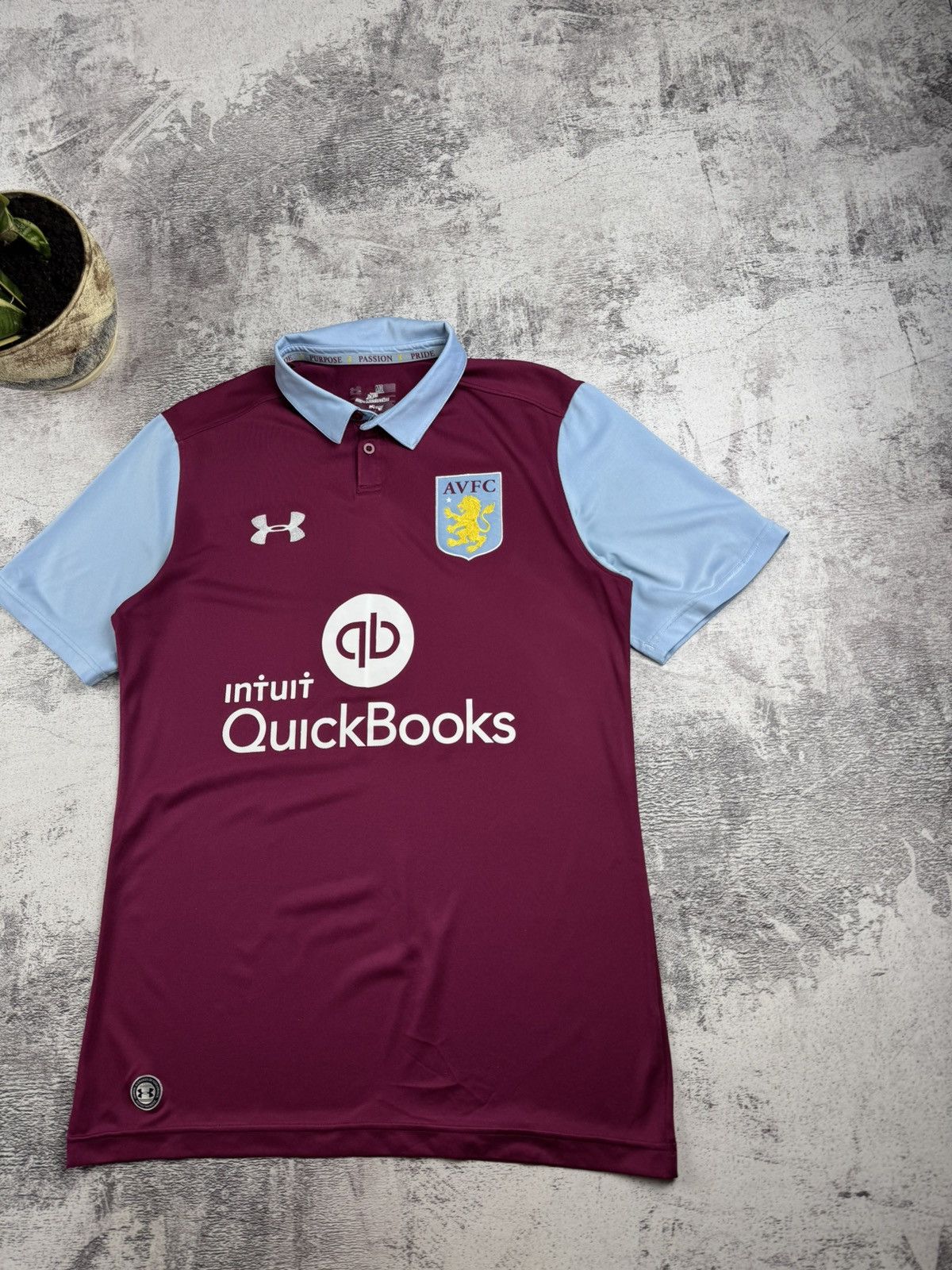Under Armour × Vintage Aston Villa 2016/2017 Red Bloke core Soccer Football Fan T Shirt Jersey Kit Size US L / EU 52-54 / 3 - 3 Thumbnail