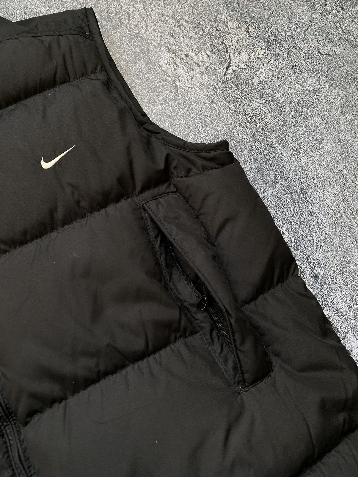 Vintage Nike VNTG Mini Swoosh Black Y2K Puffer Vest Size US M / EU 48-50 / 2 - 7 Thumbnail