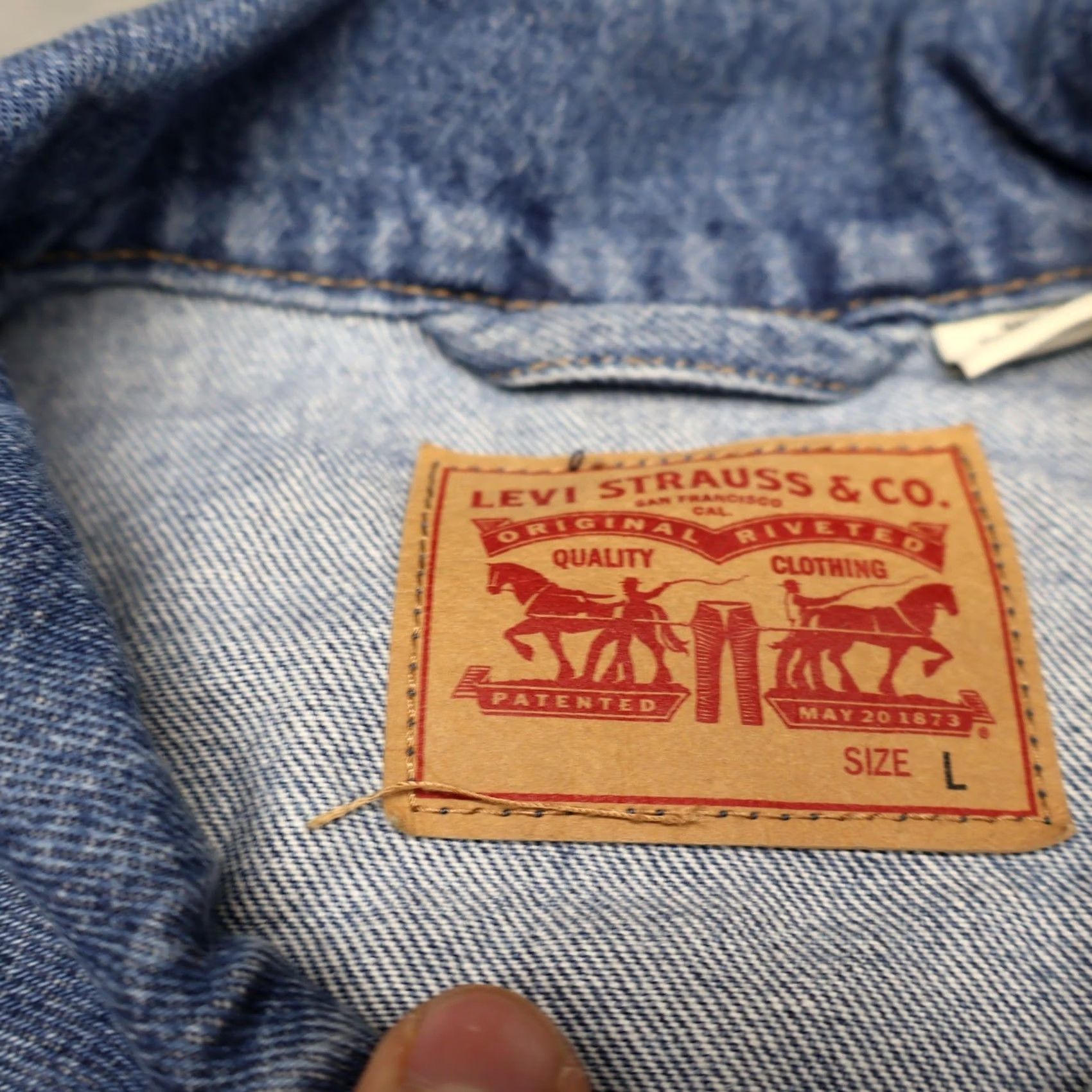 Levi's Levis Denim Jacket Mens Large Medium Wash Casual Rugged Classic Jean Trucker Size US 33 - 3 Thumbnail