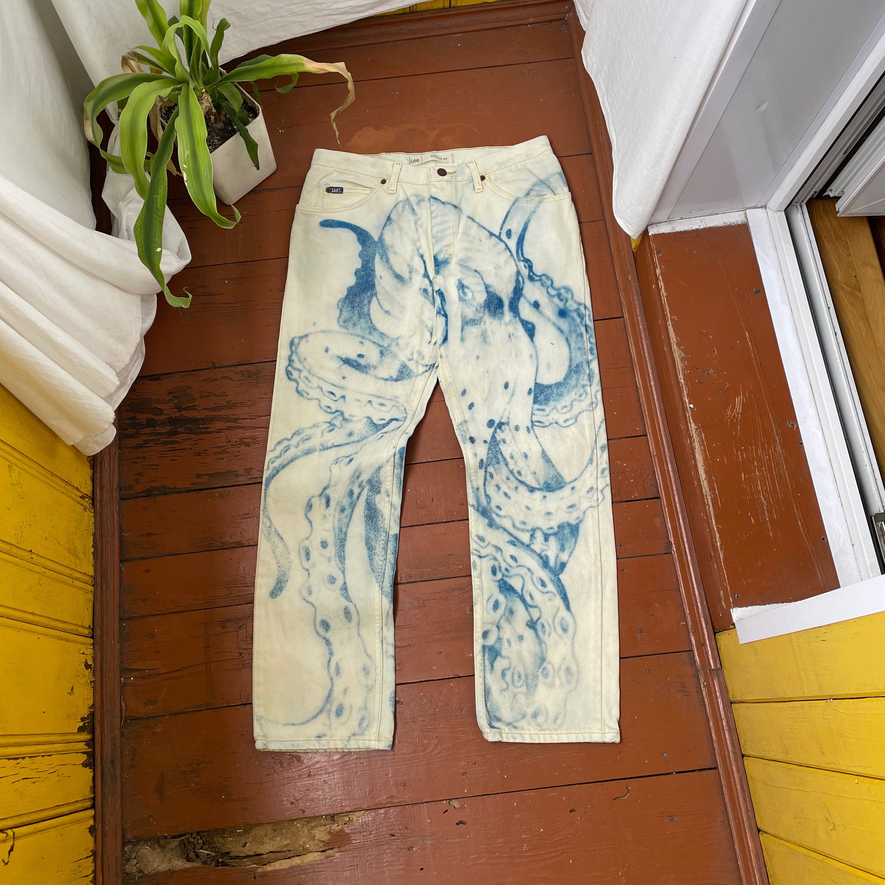 Lee Lee jeans very rare custom print octopus sguid 🦑 Size US 34 / EU 50 - 2 Thumbnail