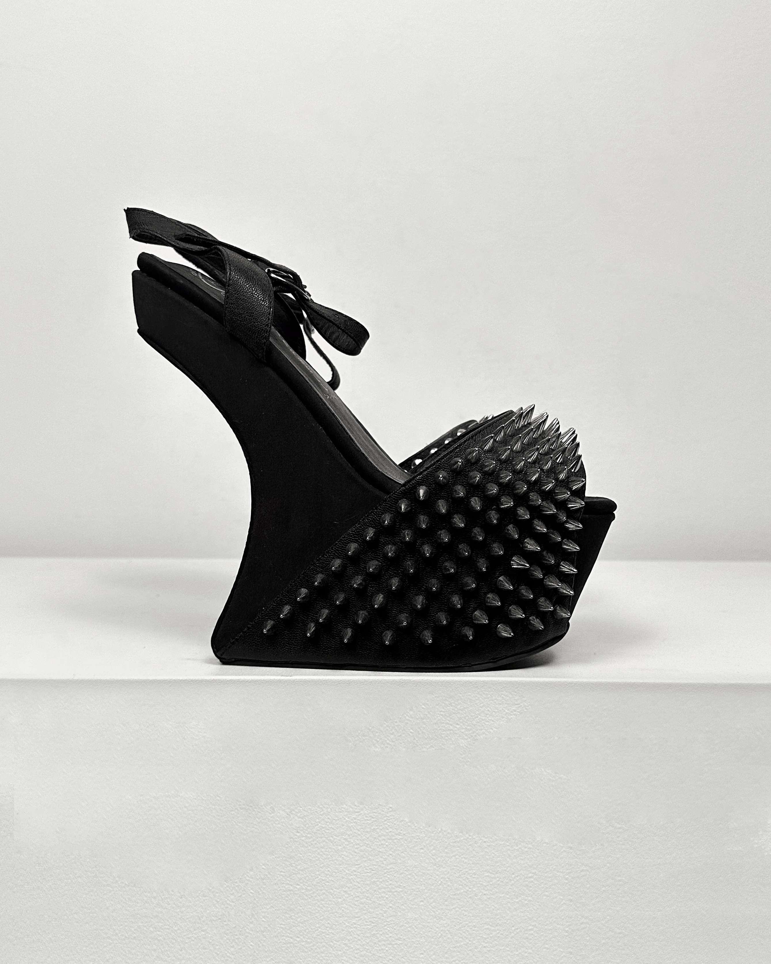 Jeffrey Campbell Jeffrey Campbell Spiked Platform Sandals Size US 7 / IT 37 - 3 Thumbnail