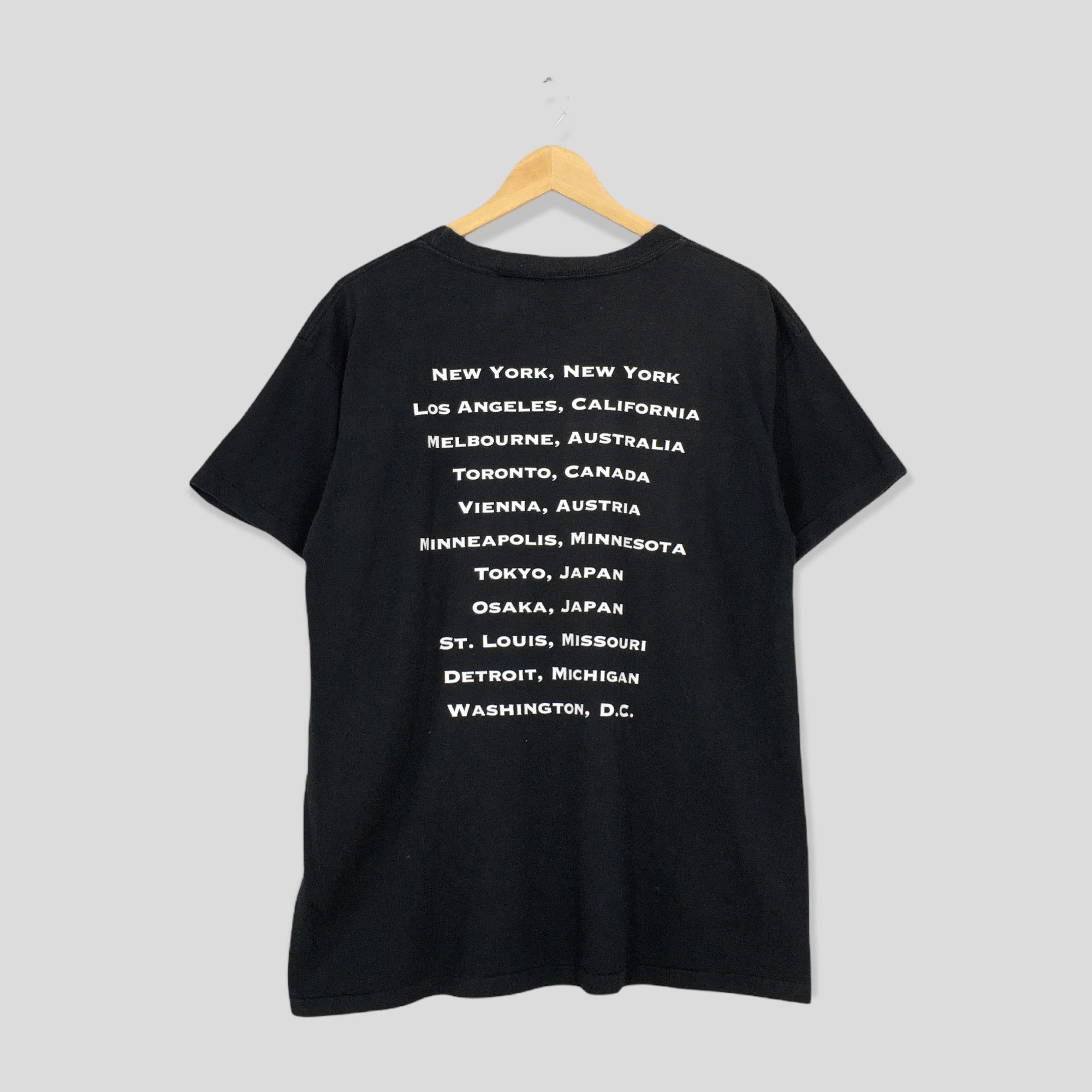 Disney × Vintage Vintage 90's Beauty And The Beast Disney Tshirt Medium Size US M / EU 48-50 / 2 - 7 Thumbnail