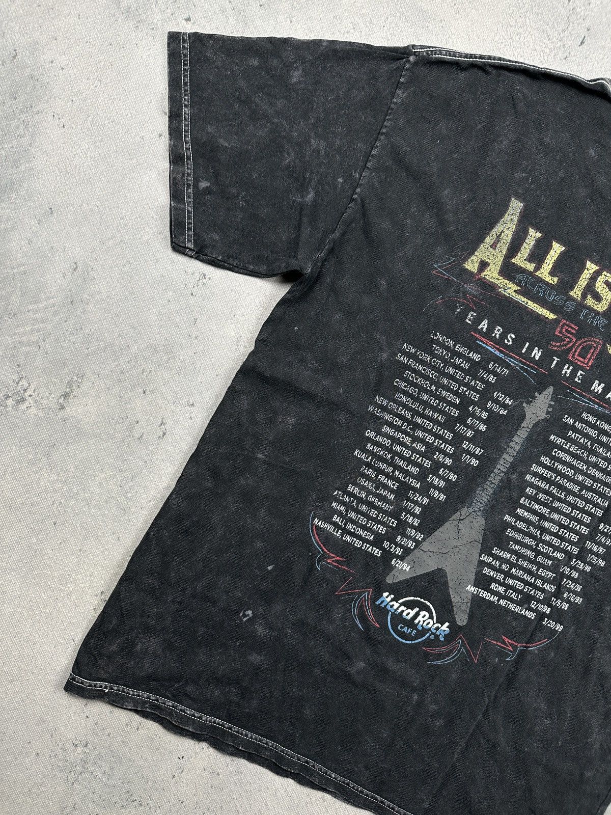 Hard Rock Cafe Vintage Hard Rock Cafe World Tour Hollywood Distressed Tee Size US L / EU 52-54 / 3 - 5 Thumbnail