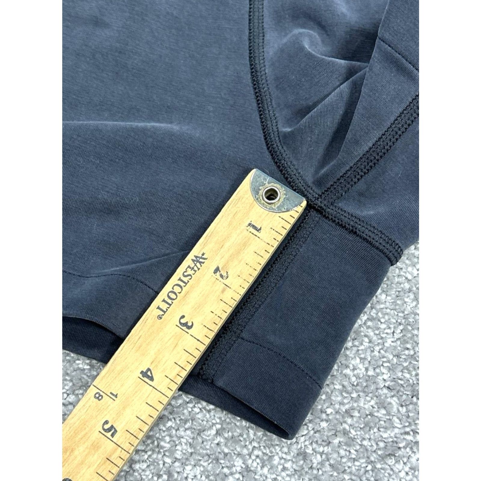 Lululemon Lululemon Shorts Womens 4 Softstreme HR 3.5" Gray Sports Activewear Gym Running Satin? Size 27" / US 4 / IT 40 - 3 Thumbnail