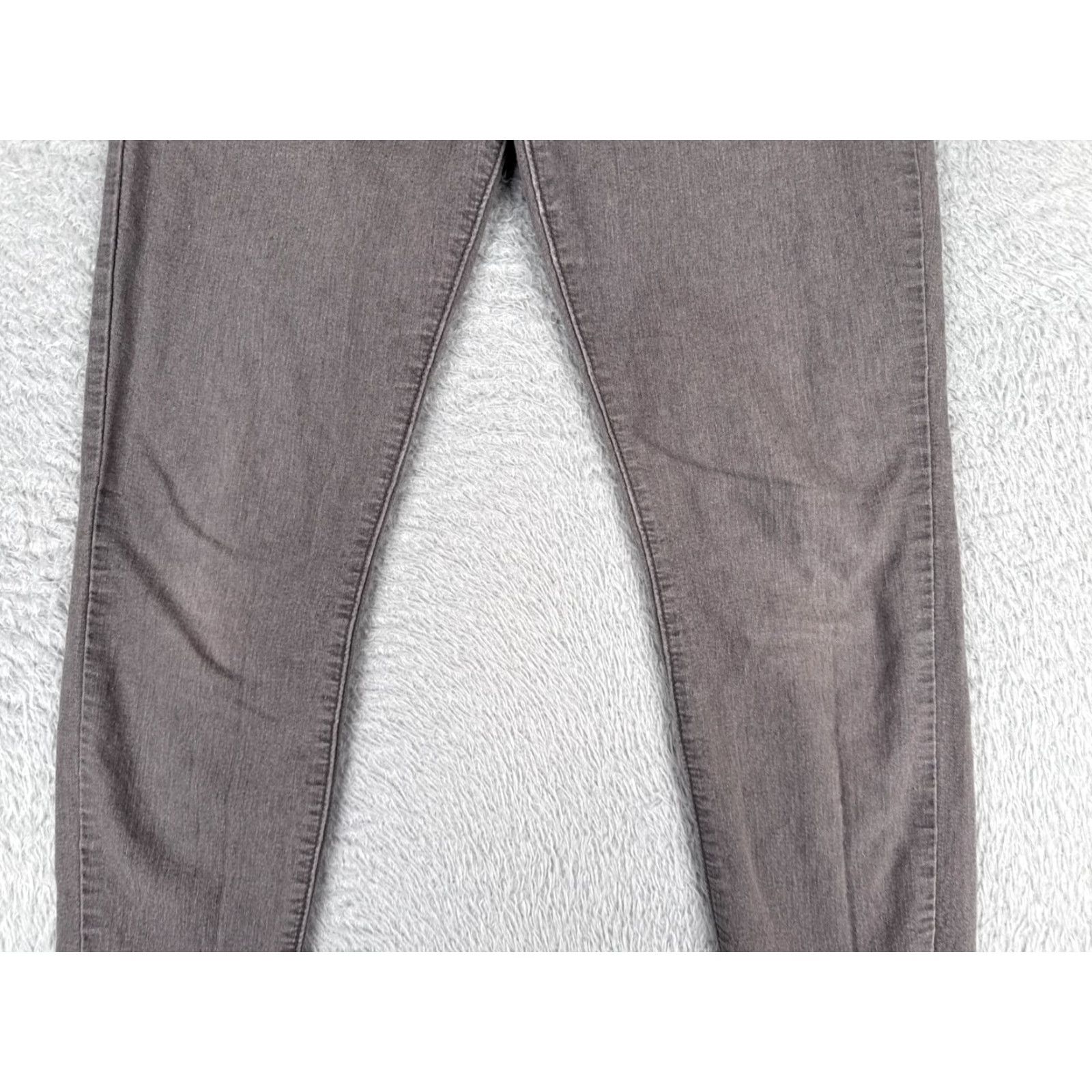 Forever 21 FOREVER 21 Jeans Womens 27 Gray Denim Tapered Cotton Blend Low Rise 27x26 Distressed 5-Pocket Design Regular Inseam 26 in Mens? Size 27" / US 4 / IT 40 - 3 Thumbnail