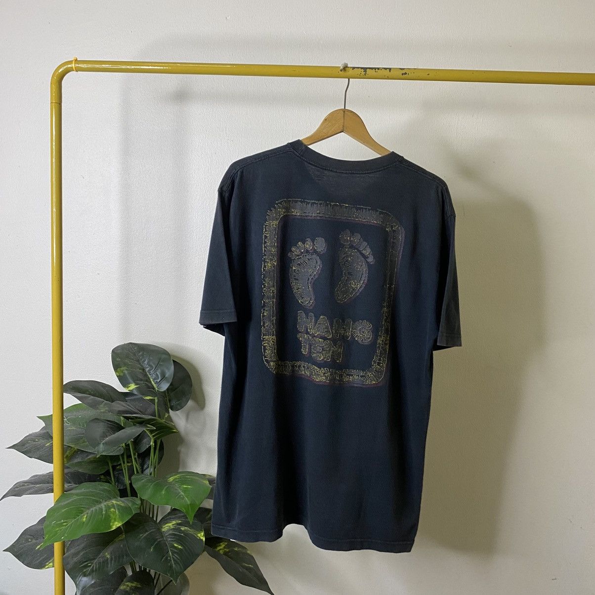 Hang Ten Vintage 1990s Hang Ten Surf Faded T Shirt Size US L / EU 52-54 / 3 - 1 Thumbnail