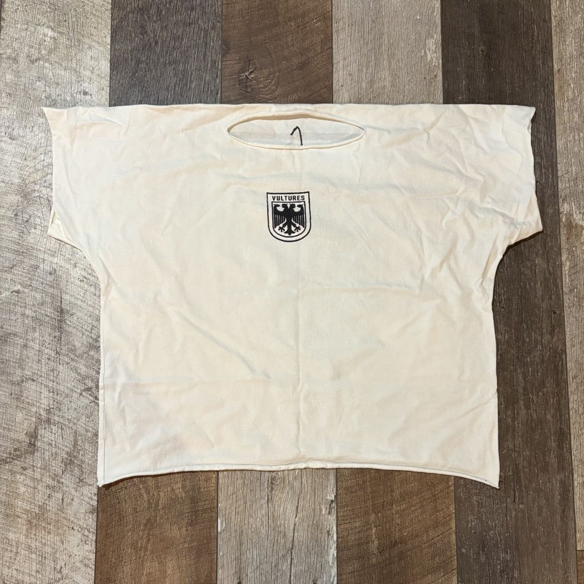 Yeezy Yeezy Vultures Tee Size US M / EU 48-50 / 2 - 3 Thumbnail